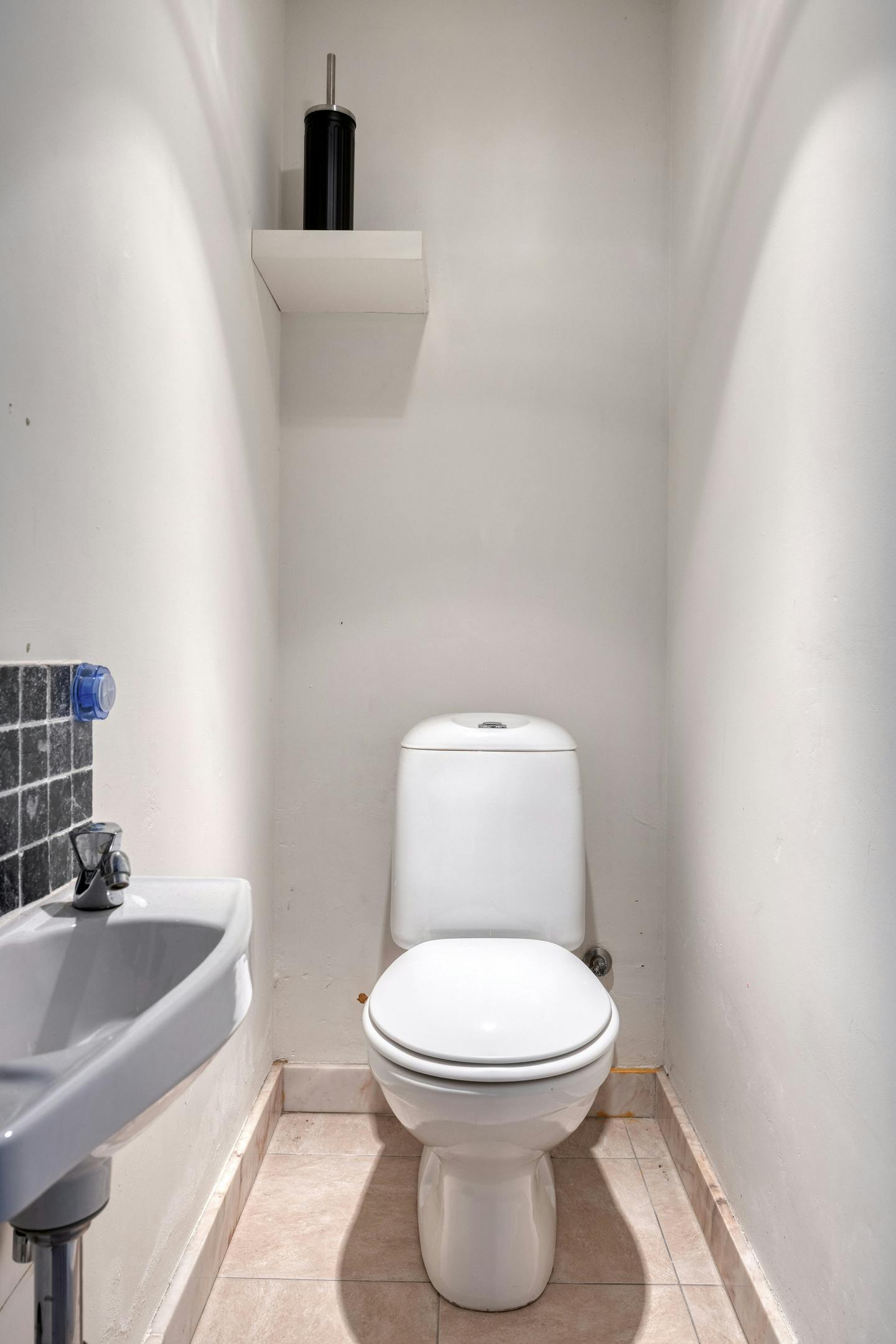 Gelijkvloers handelsruimte of kantoor met woning en tuin foto 28