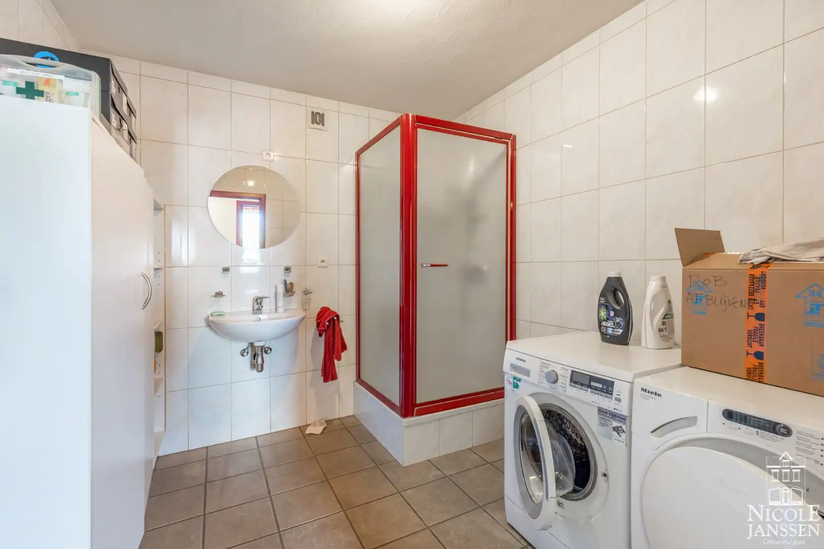 Bedrijfshal met kantoorruimte gelegen op de KMO-zone Kleine Heide. foto 21