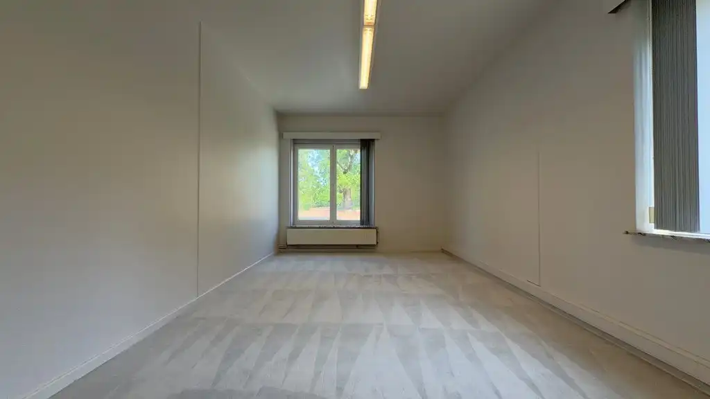 Charmant instapklaar kantoor te huur aan De Sterre in Gent foto 9
