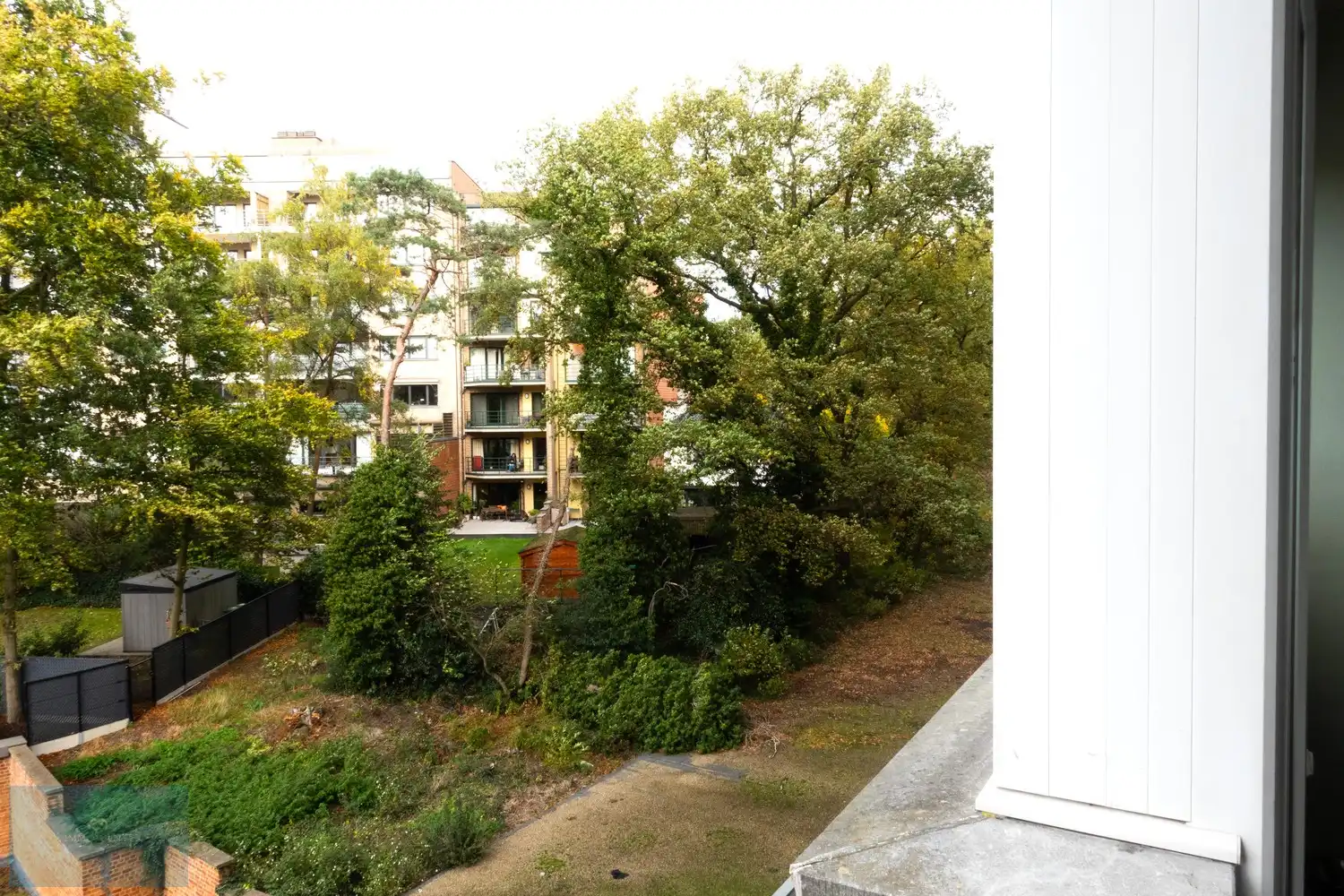 Instapklaar 2-slaapkamerappartement met terras op topligging in Genk foto 15