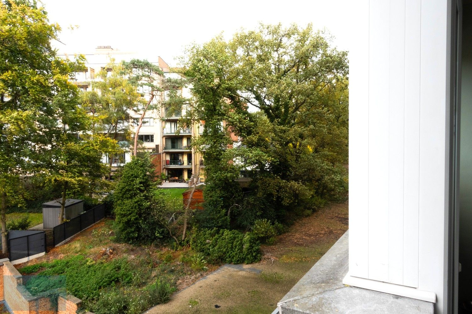 Instapklaar 2-slaapkamerappartement met terras op topligging in Genk foto 15