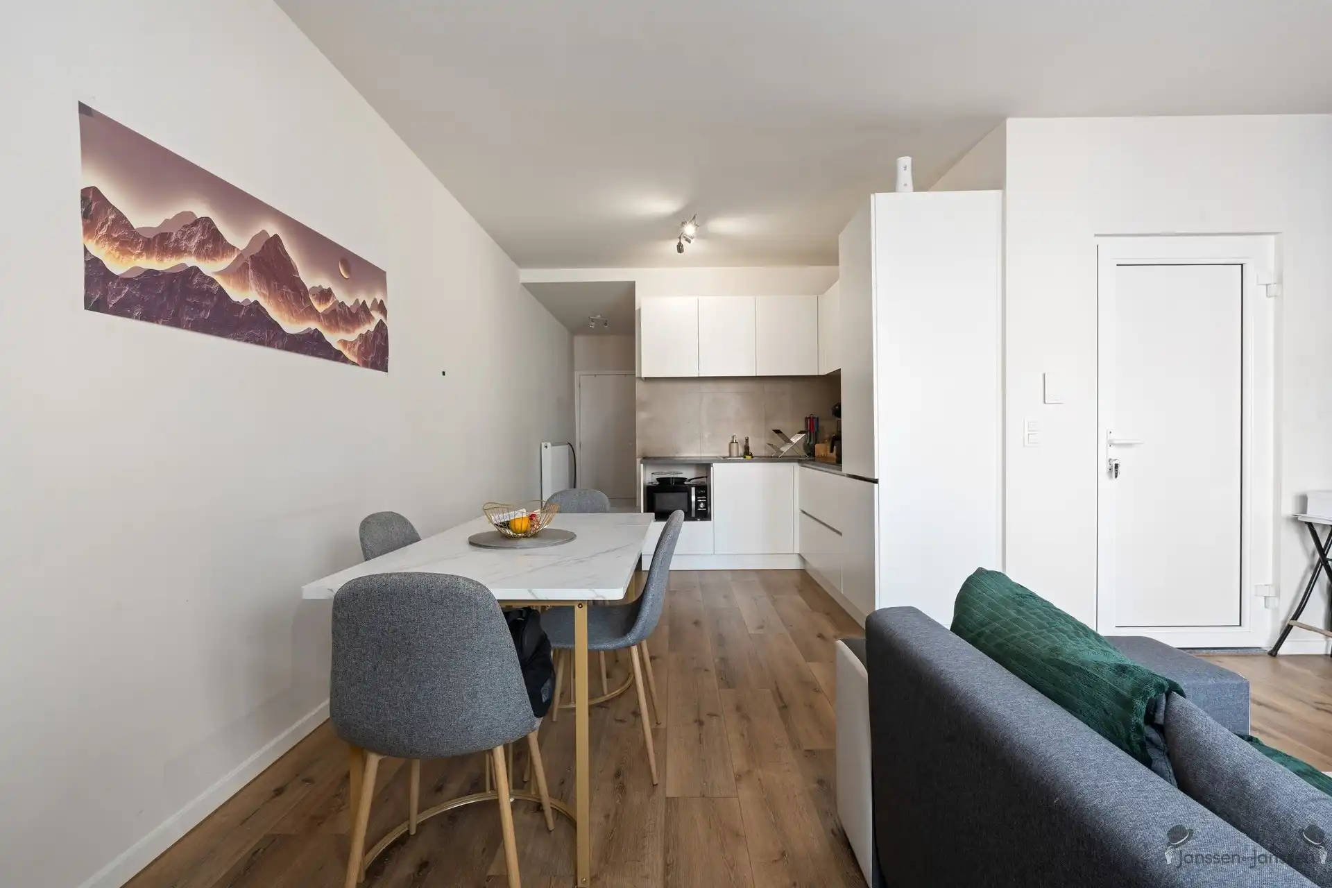 Gerenoveerd en energiezuinig appartement met 1 slpk op de grens van Schoten/Merksem foto 3
