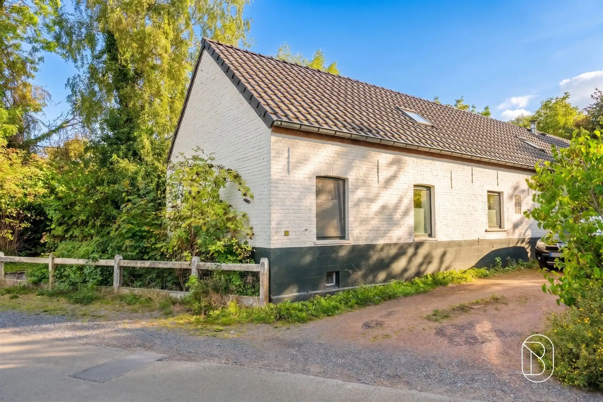 Charmante woning met gîte en prachtige tuin! foto 2