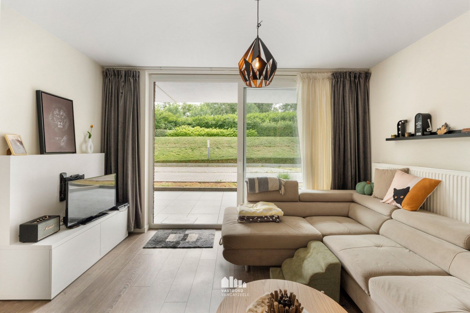 Instapklaar appartement met groot zonnig terras en garage op idyllische locatie midden in het groen.  foto 6