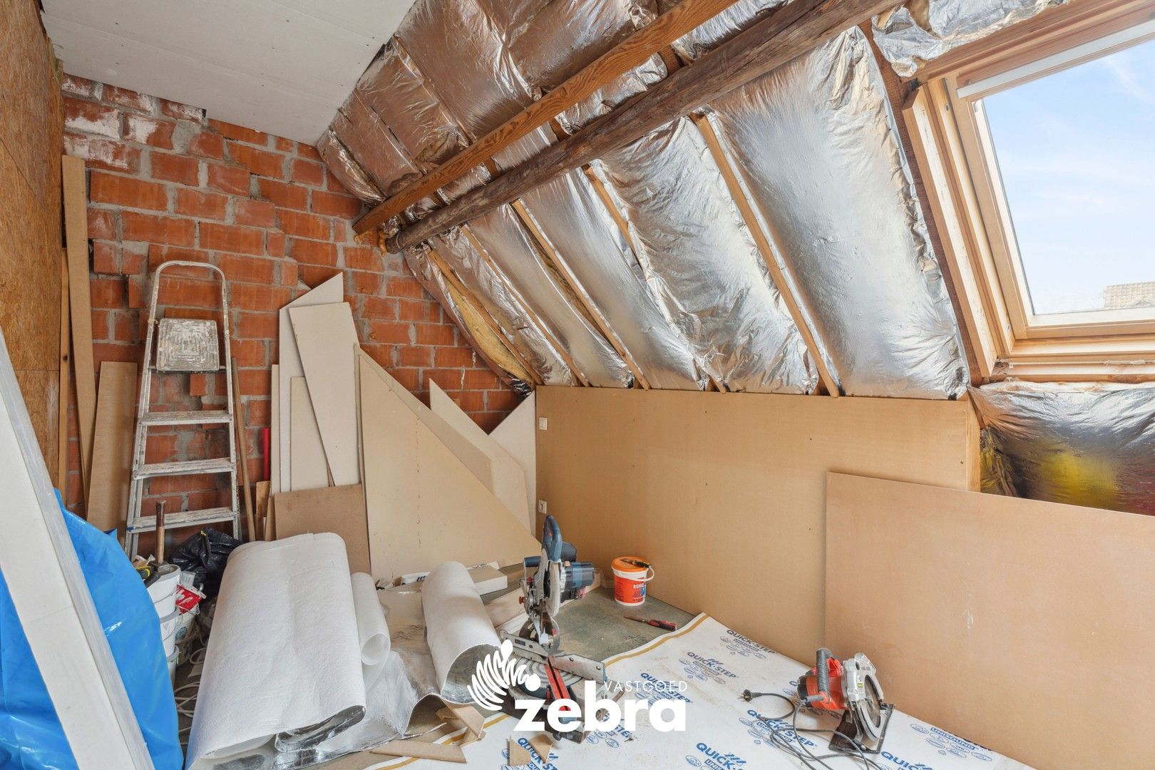 Instapklare woning met drie slaapkamers en loods op een toplocatie te Izegem! foto 17
