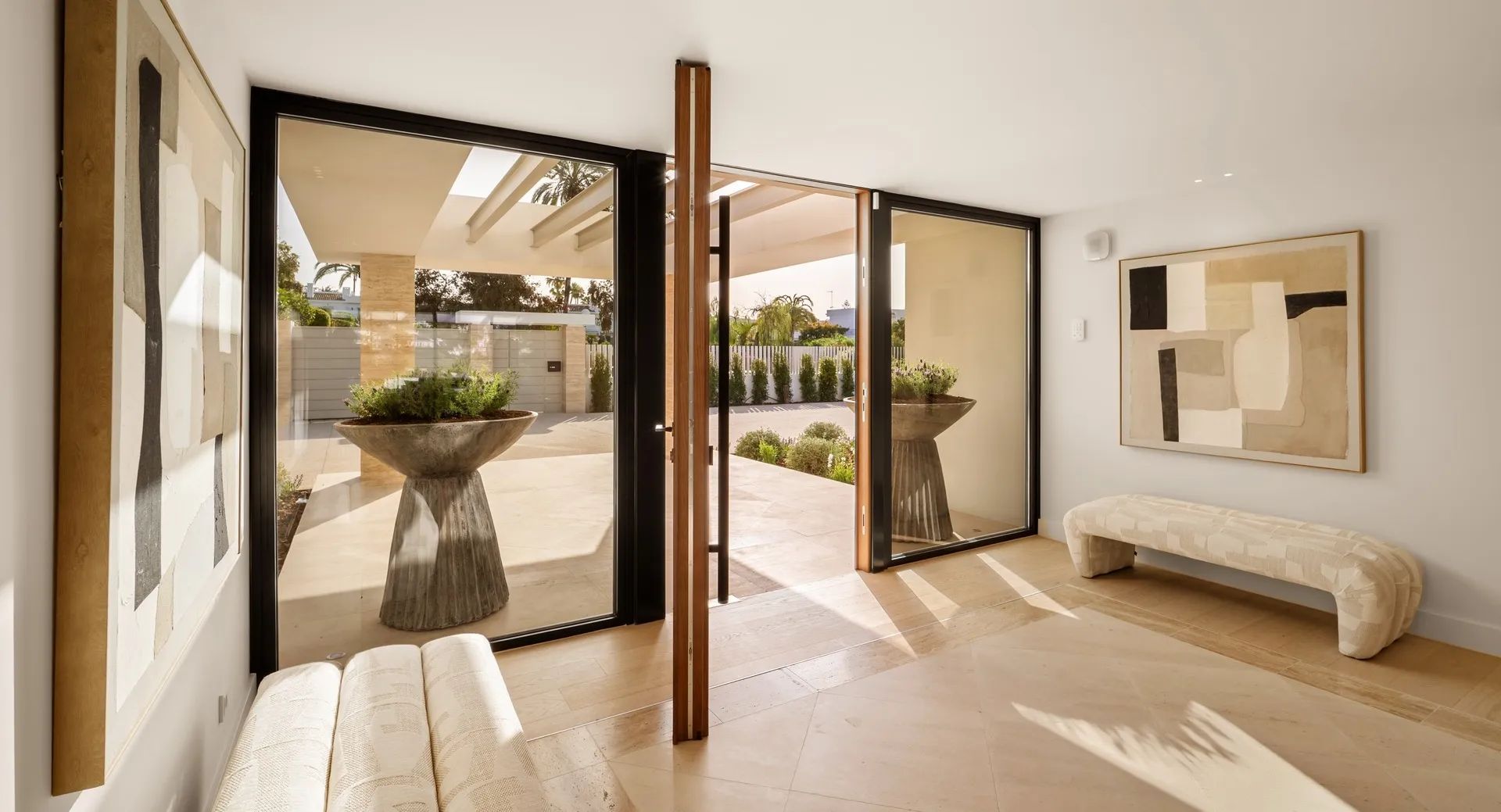Pure perfectie in Nueva Andalucía: unieke villa met hoogwaardige afwerking foto 2