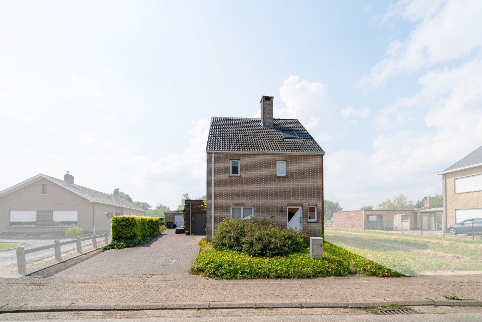 Half open bebouwing te Wanzele op 1636m² foto 1