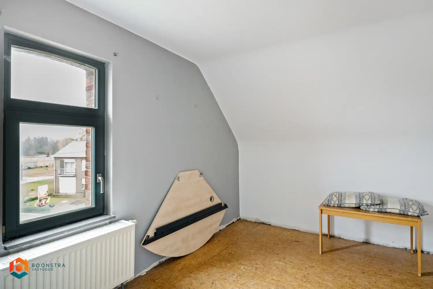 Zonevreemde woning met magazijn te Putte foto 20
