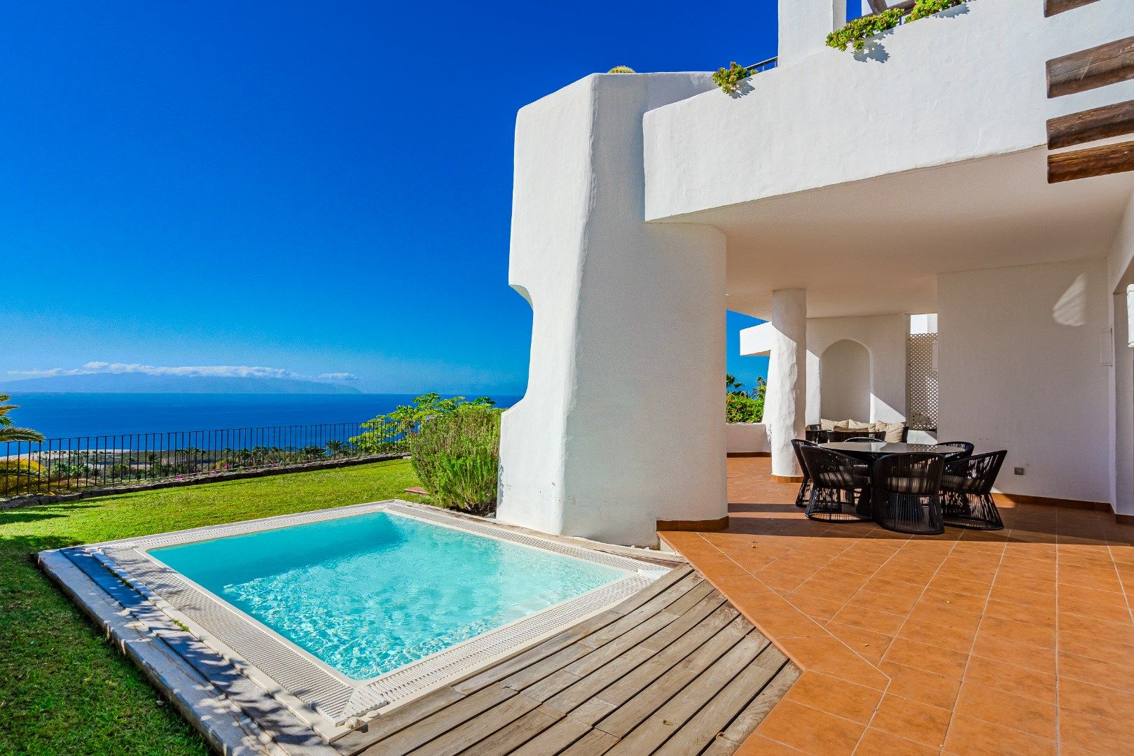 Luxueus appartement met prachtig zeezicht  foto {{pictureIndex}}