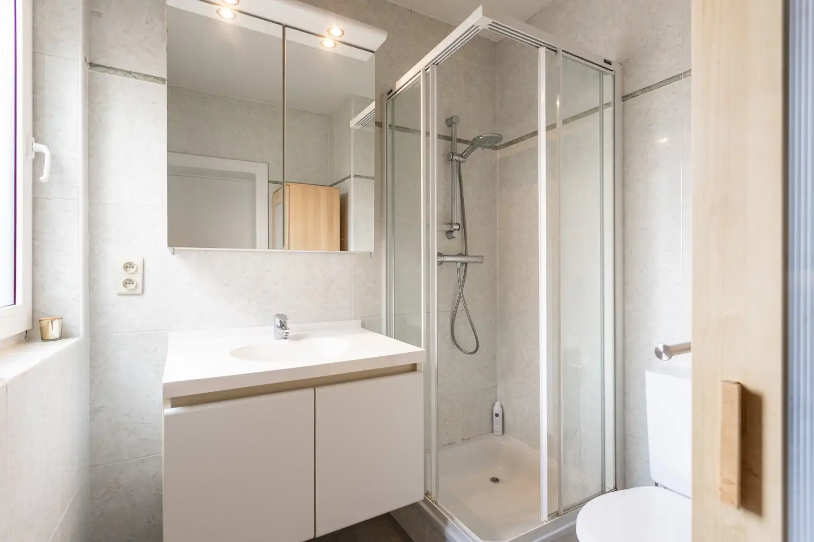 Handelspand met woonst te Halle centrum foto 23