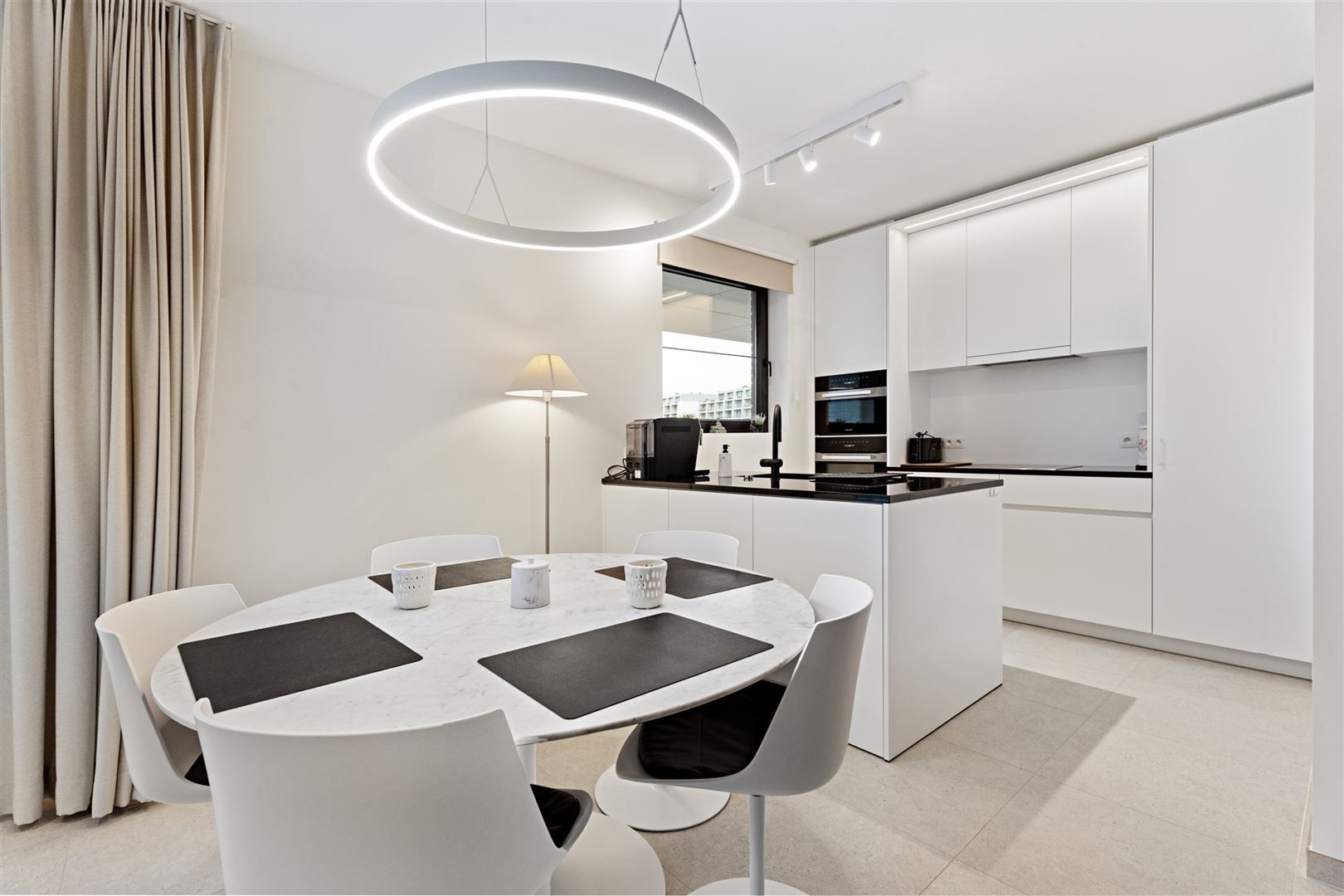 Exclusief hoekappartement 3 slpk, 2 badk in topgebouw Jan Turpin foto {{pictureIndex}}