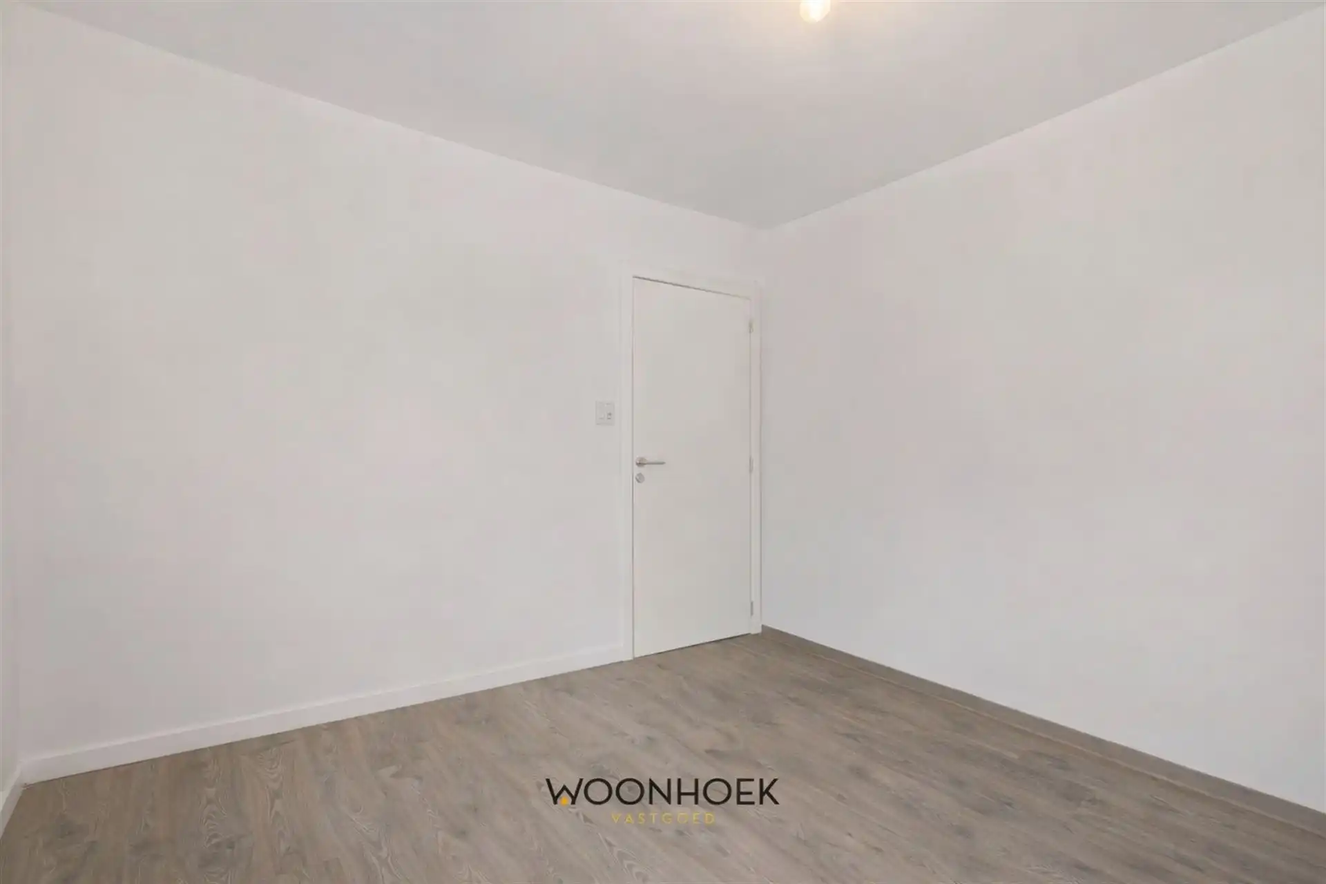 Charmante starterswoning met achteruitgang te Lokeren foto 10