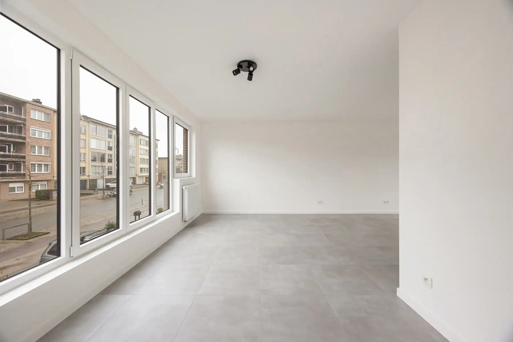 Totaalrenovatie (2025) met 3 slp, tuin en garage in Merksem foto 9