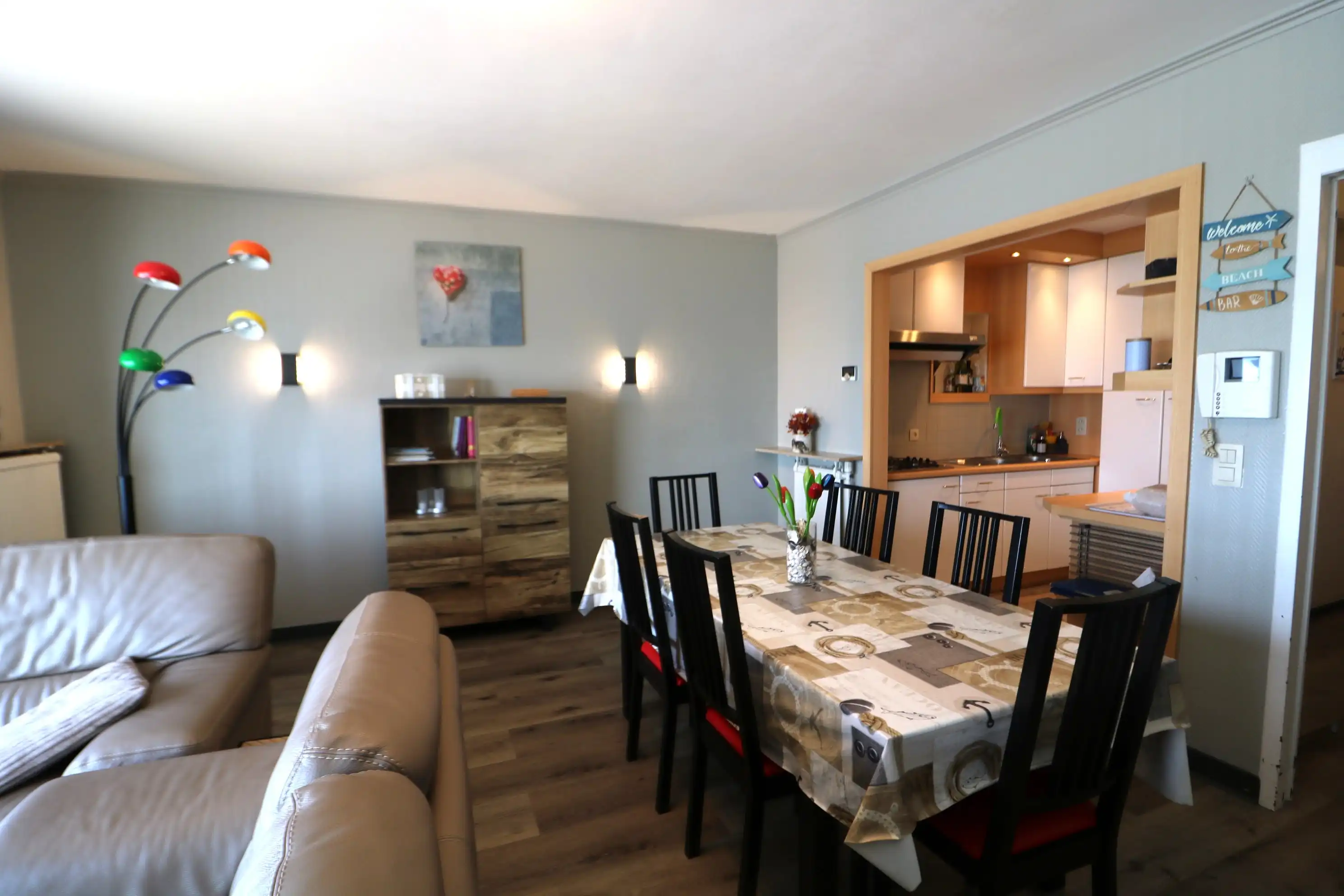 Gemeubeld 2-slaapkamerappartement met prachtig zicht op zee, gelegen op de Zeedijk van Blankenberge. foto 2