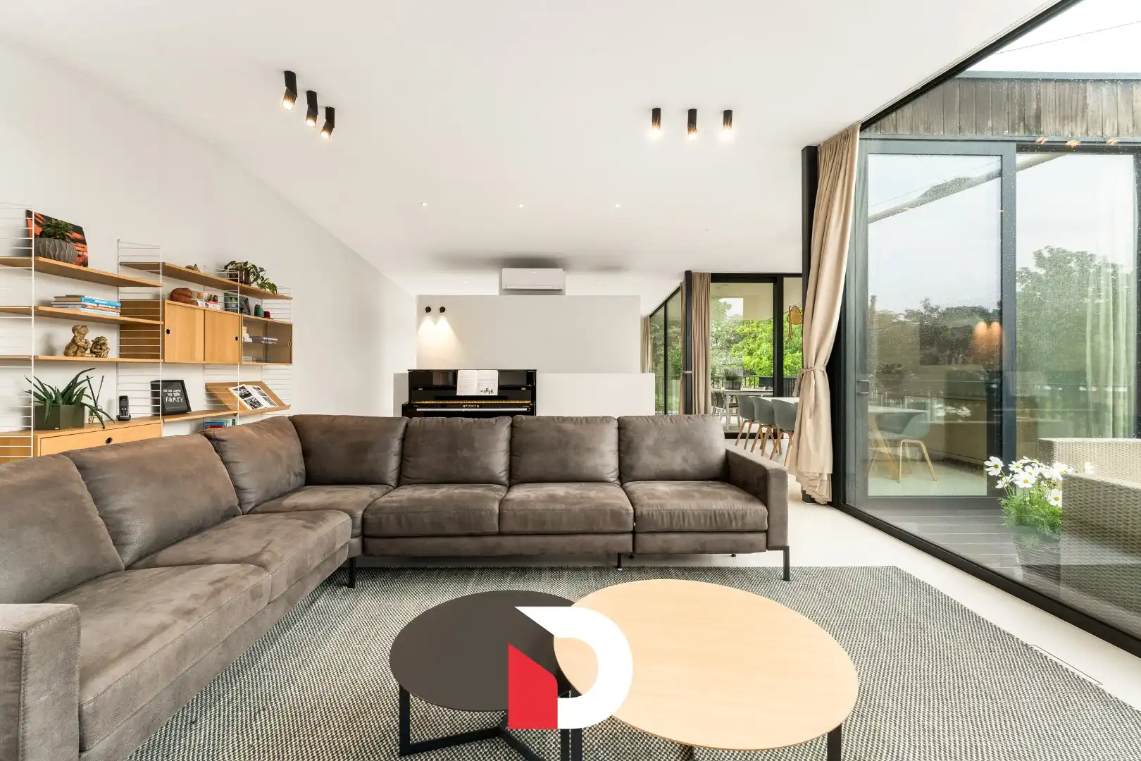Unieke tijdloze villa met 3 tot 4 slk op leuk perceel in Sint-Andries foto 13