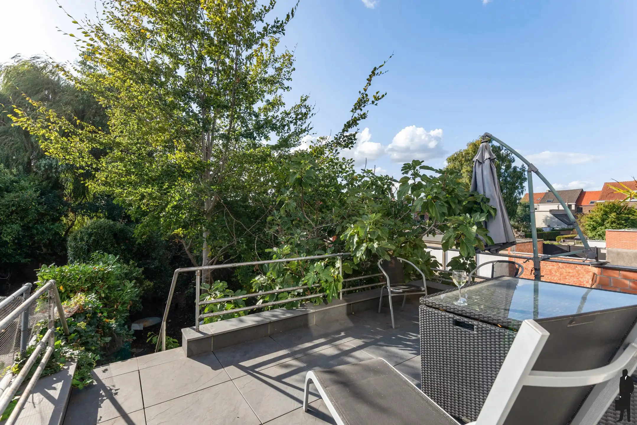 Ruim handelshuis met grote tuin in hartje Wilrijk&nbsp; foto 24