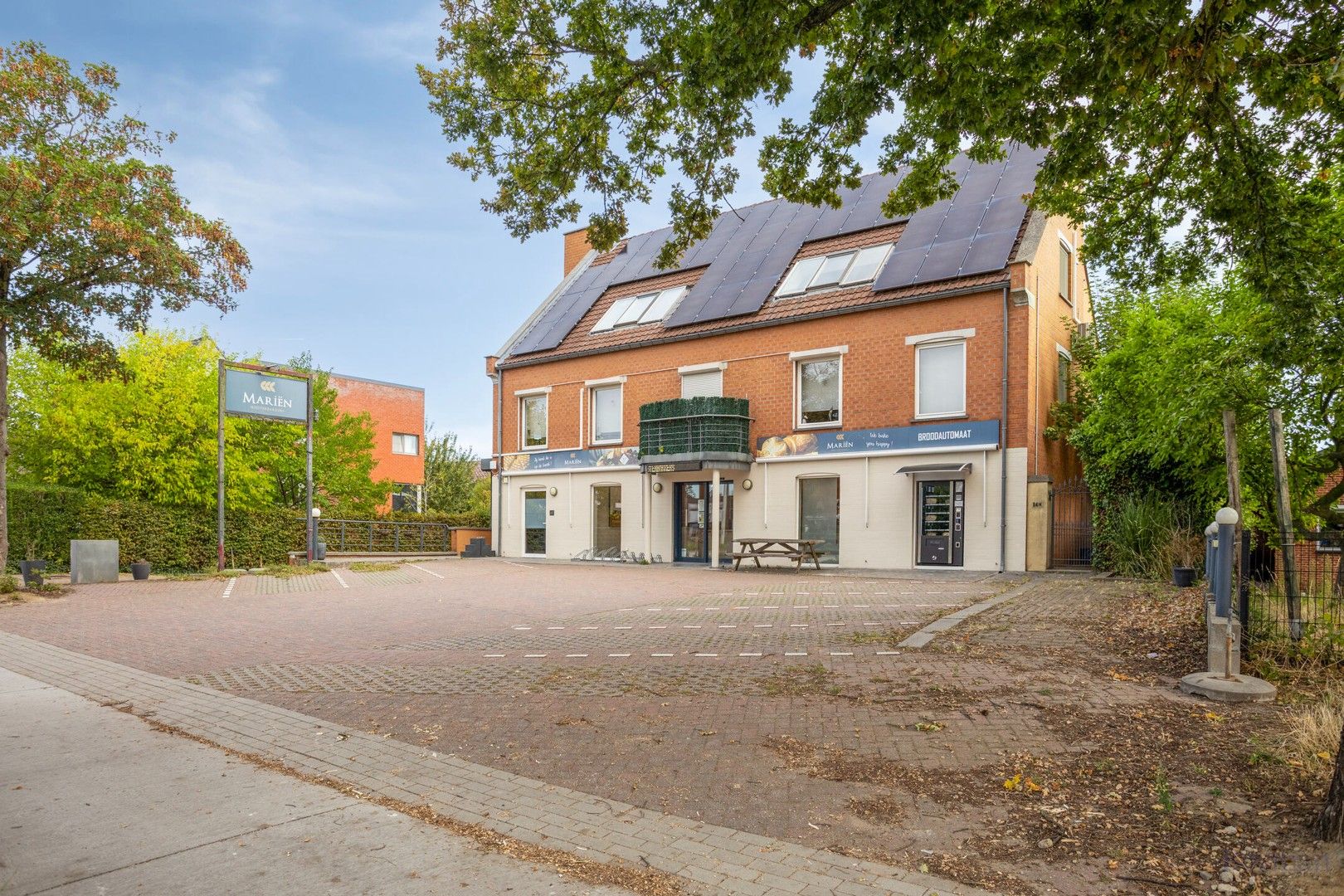 Handelspand met parking te koop in Diest foto 14