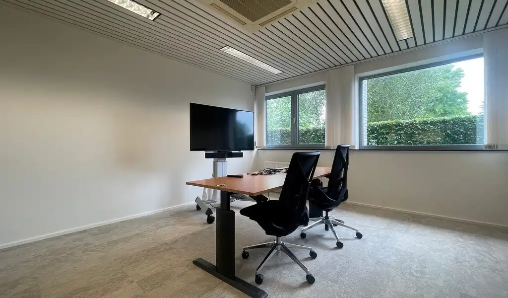 Instapklaar gelijkvloers kantoor te huur in Mechelen-Noord foto 9
