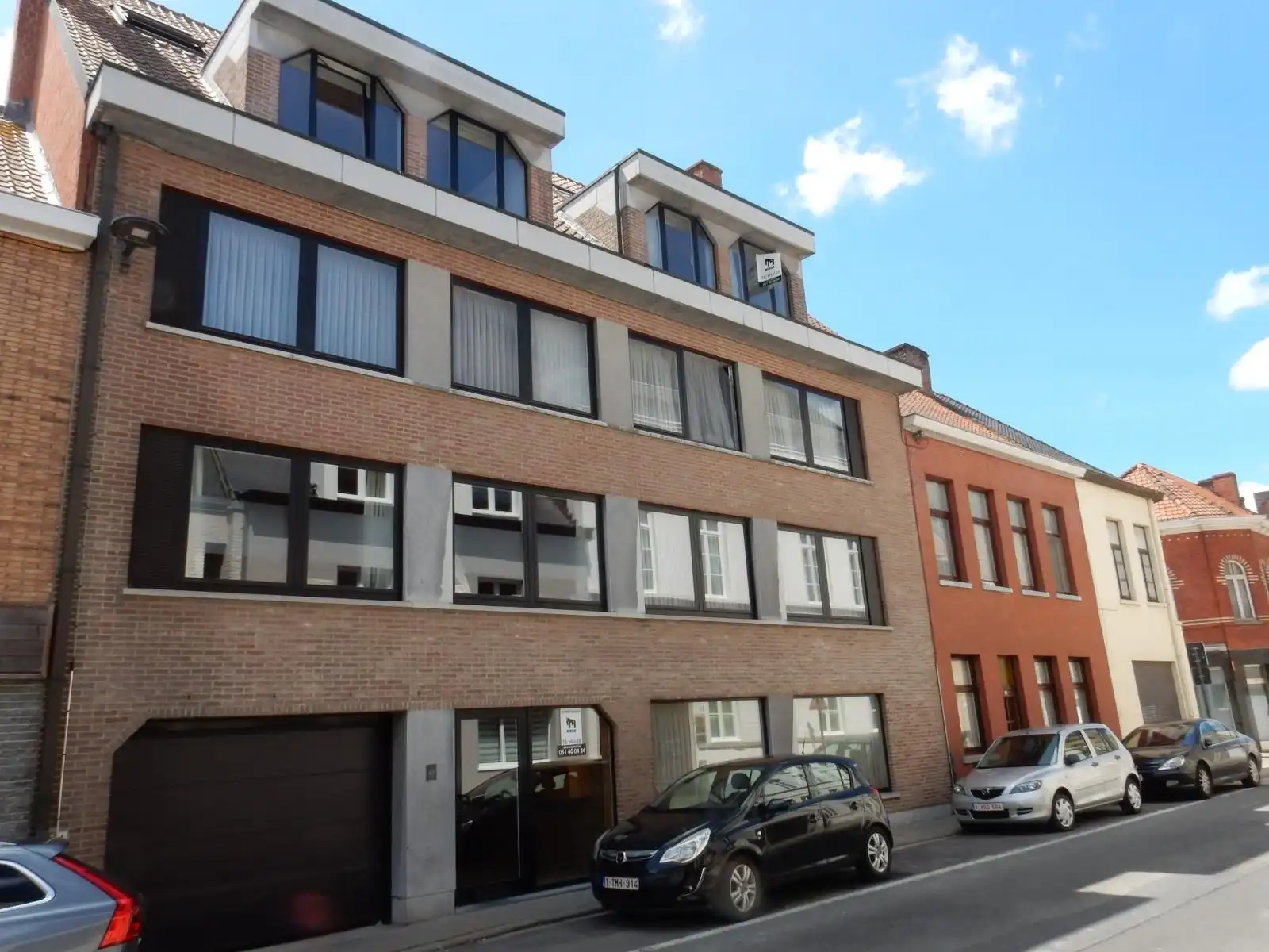 Lichtrijk appartement gelegen nabij centrum op de derde verdieping van kleinschalige bouw.  foto {{pictureIndex}}