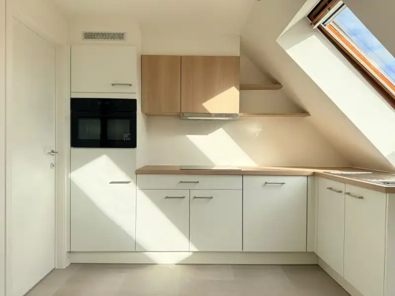 Interessante investeringsopportuniteit ( ook om zelf te bewonen )  in hartje Hasselt –  100 % vernieuwde duplex foto 5