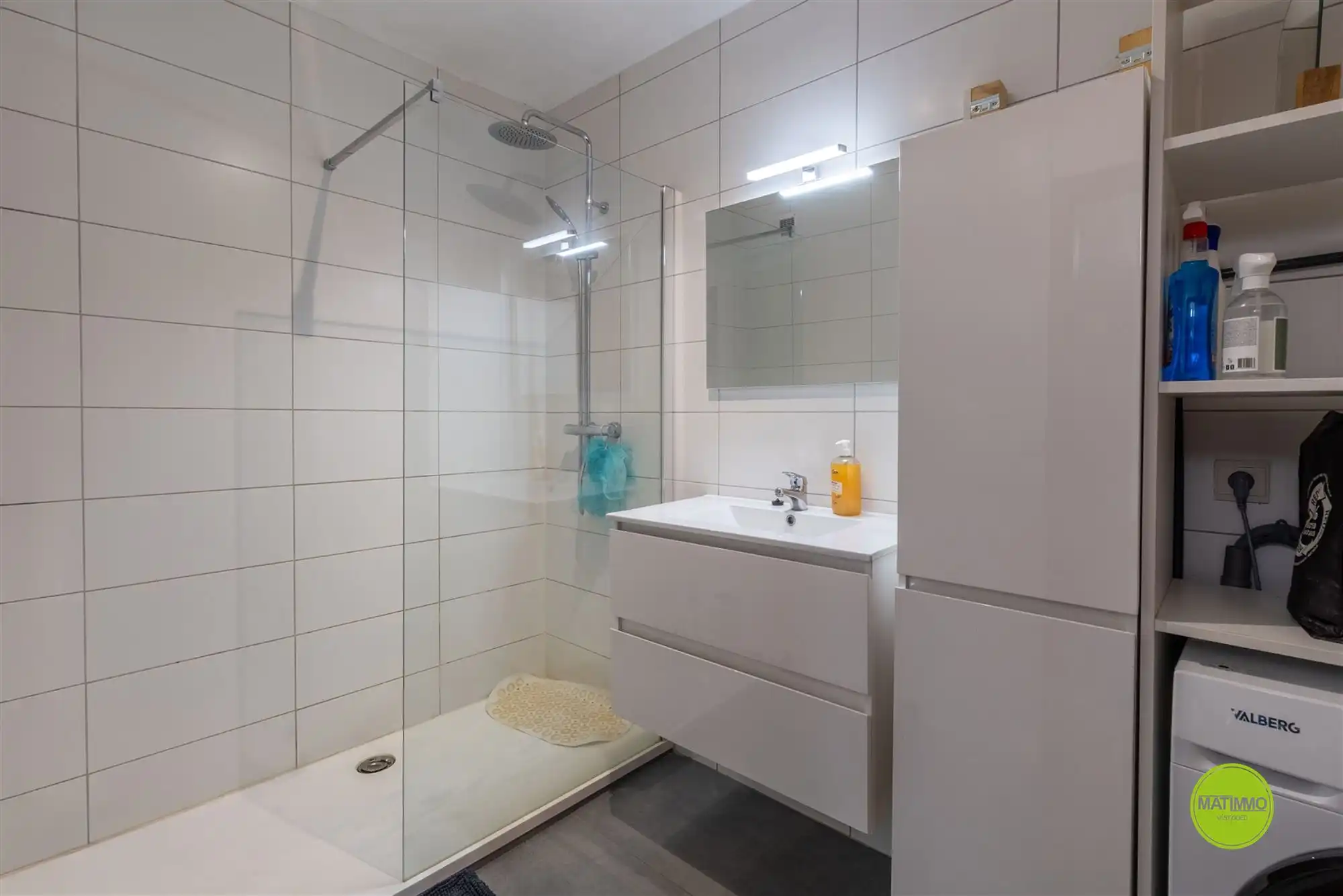 Centraal gelegen 2-slaapkamerappartement met terras foto 7