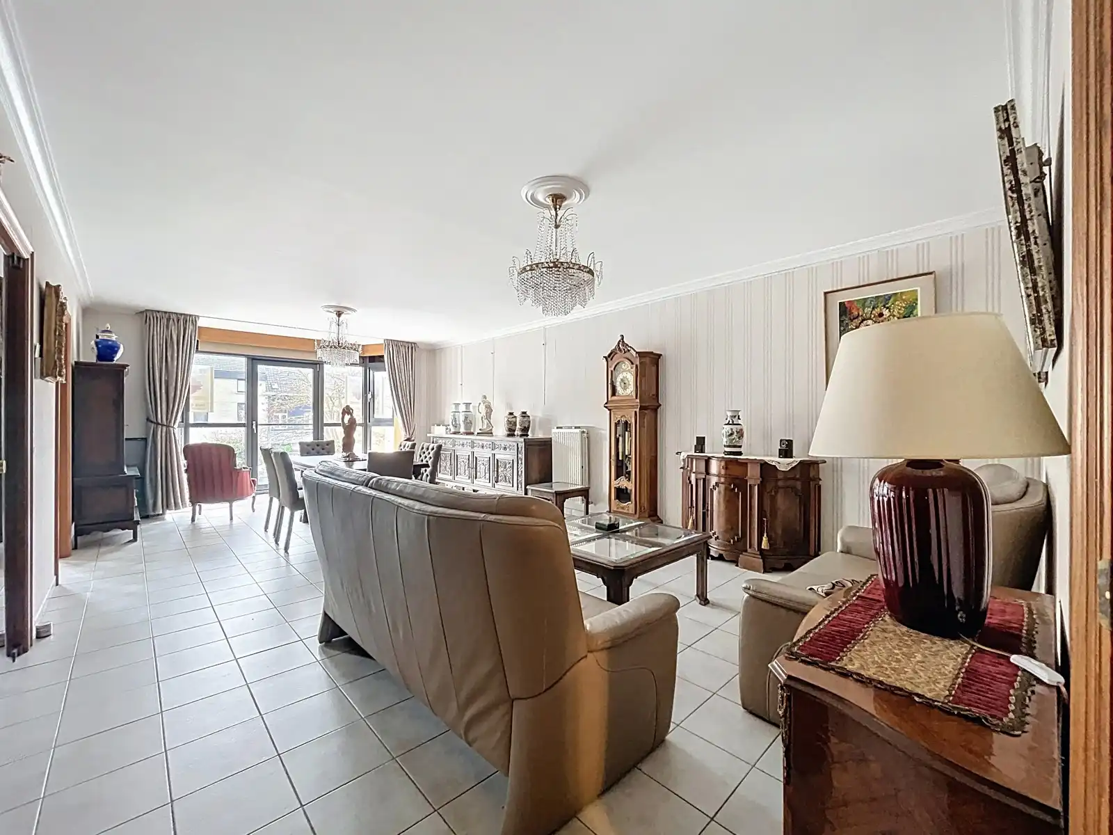 Lichtrijk én Ruim Appartement met 2 SLPK, Centrum Aalst! foto 5