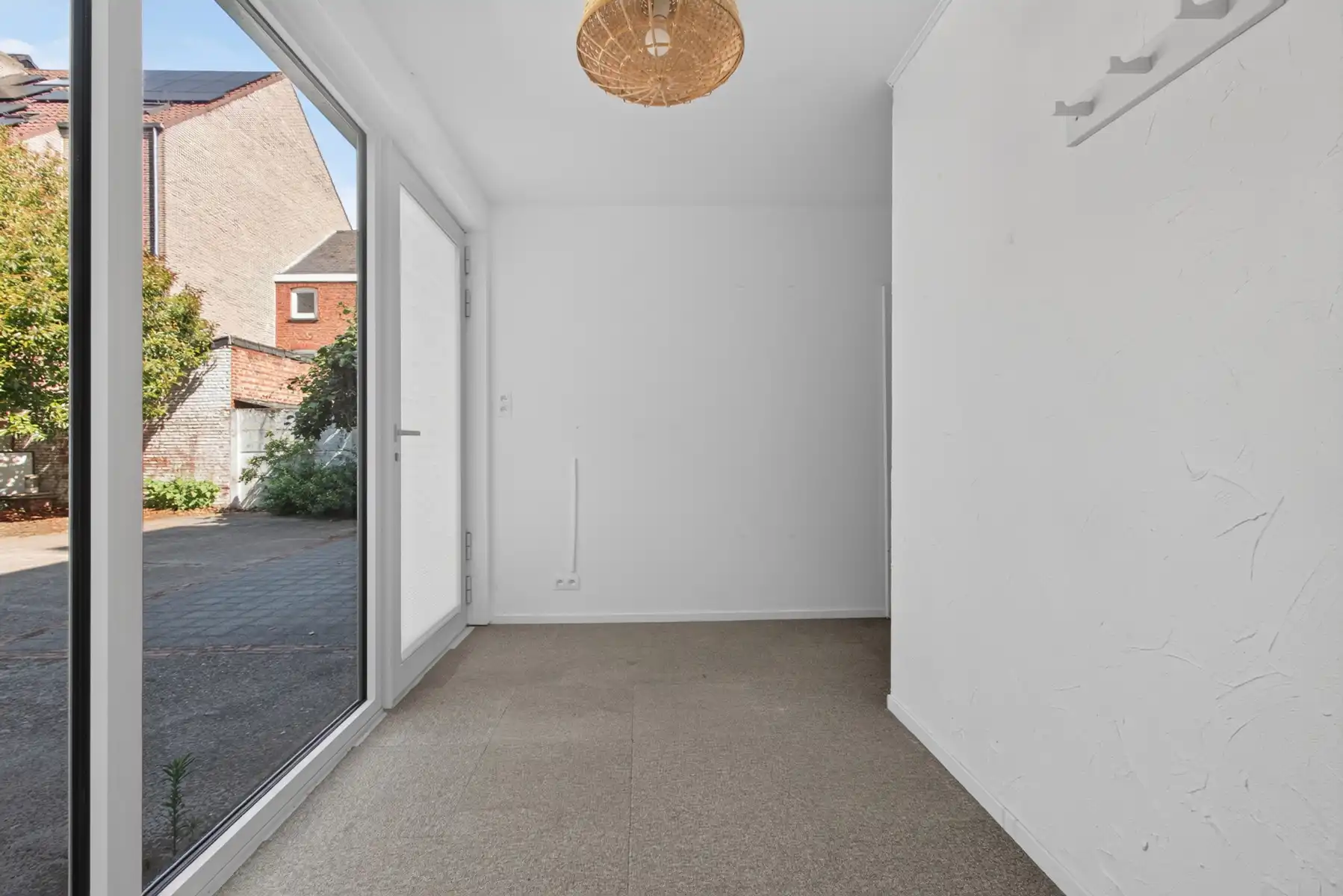 KANTOOR of HANDEL met RUIME PARKING en TERRAS - CENTRUM STAD foto 13