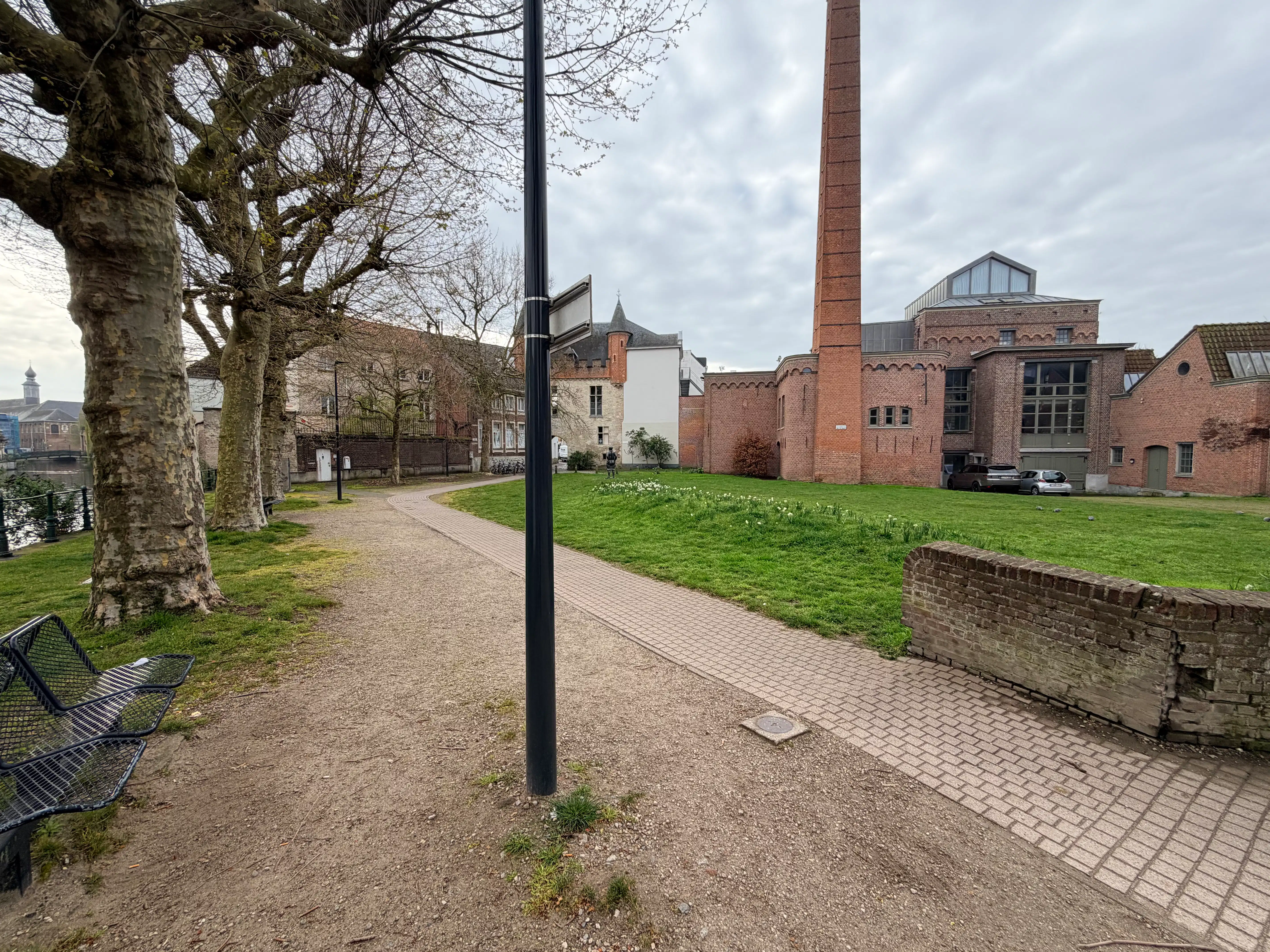 --- NIEUW ---&nbsp;Instapklaar appartement met garagebox en terras nabij het Rabot / Prinsenhof . foto 5