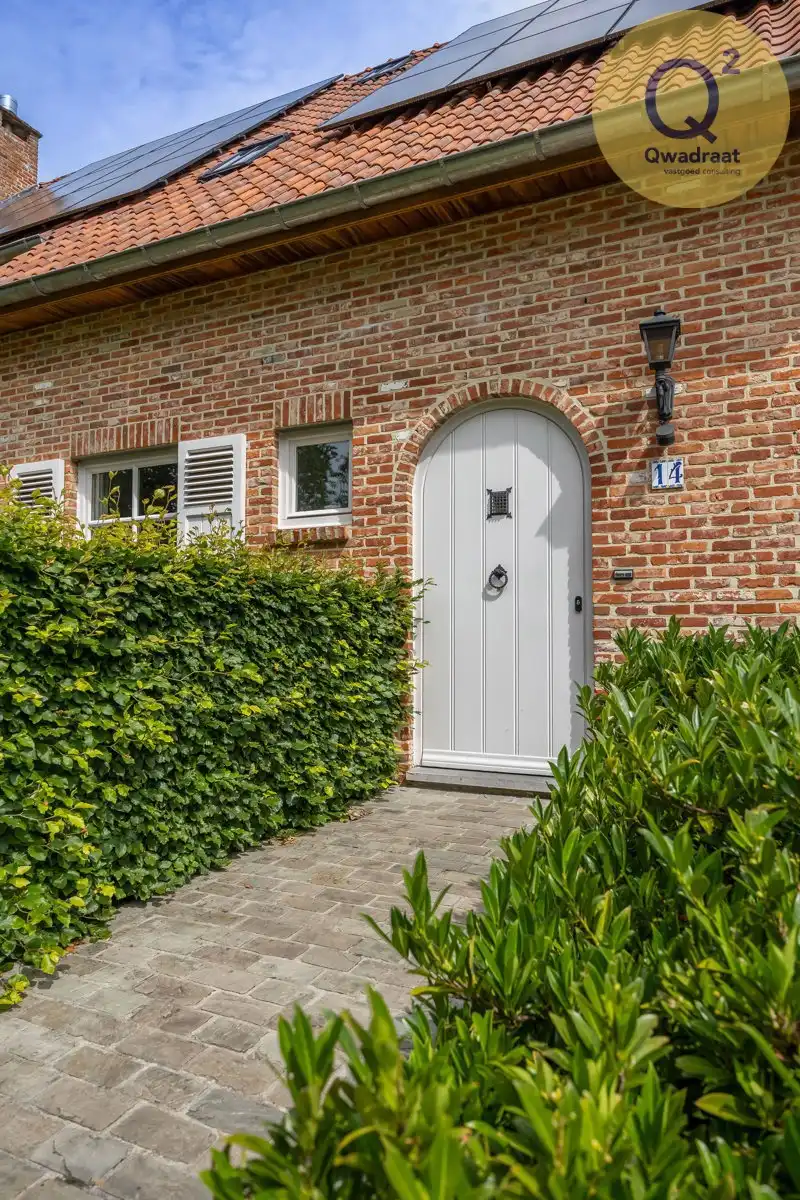 Rustig gelegen villa van met zwembad en poolhouse  foto 6