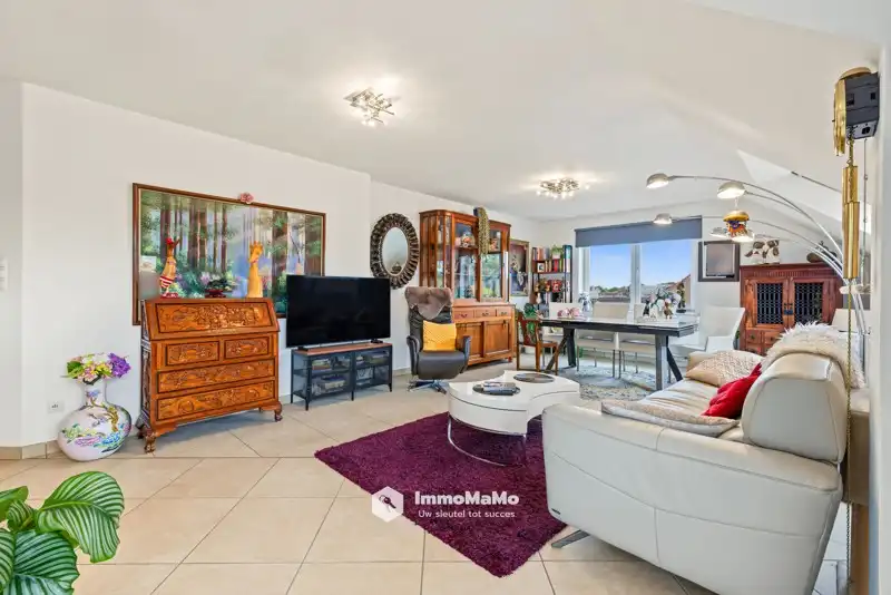RUIM DAKAPPARTEMENT MET 3 GARAGES EN ZALIG DAKTERRAS TE KOOP foto 5
