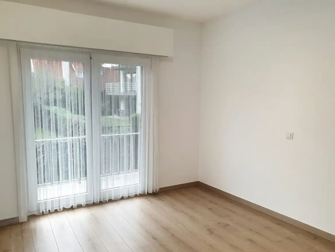 MODERN 2 SLAAPKAMER APPARTEMENT OP WANDELAFSTAND VAN STRAND EN CENTRUM foto 5