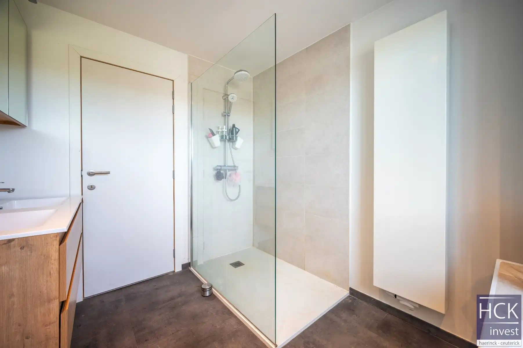 WAREGEM - Instapklare woning met 4 SLPK, mét uitweg én garage! foto 21