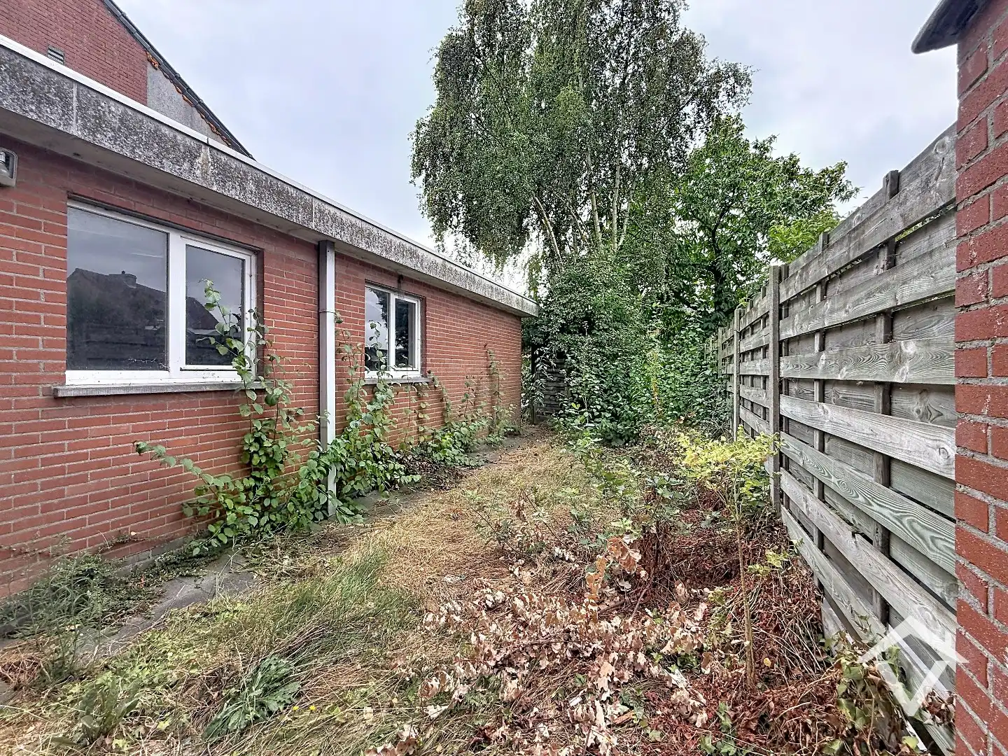 Stevige woning met 3 slaapkamers, tuin en garage in rustige woonwijk te Roeselare foto 25