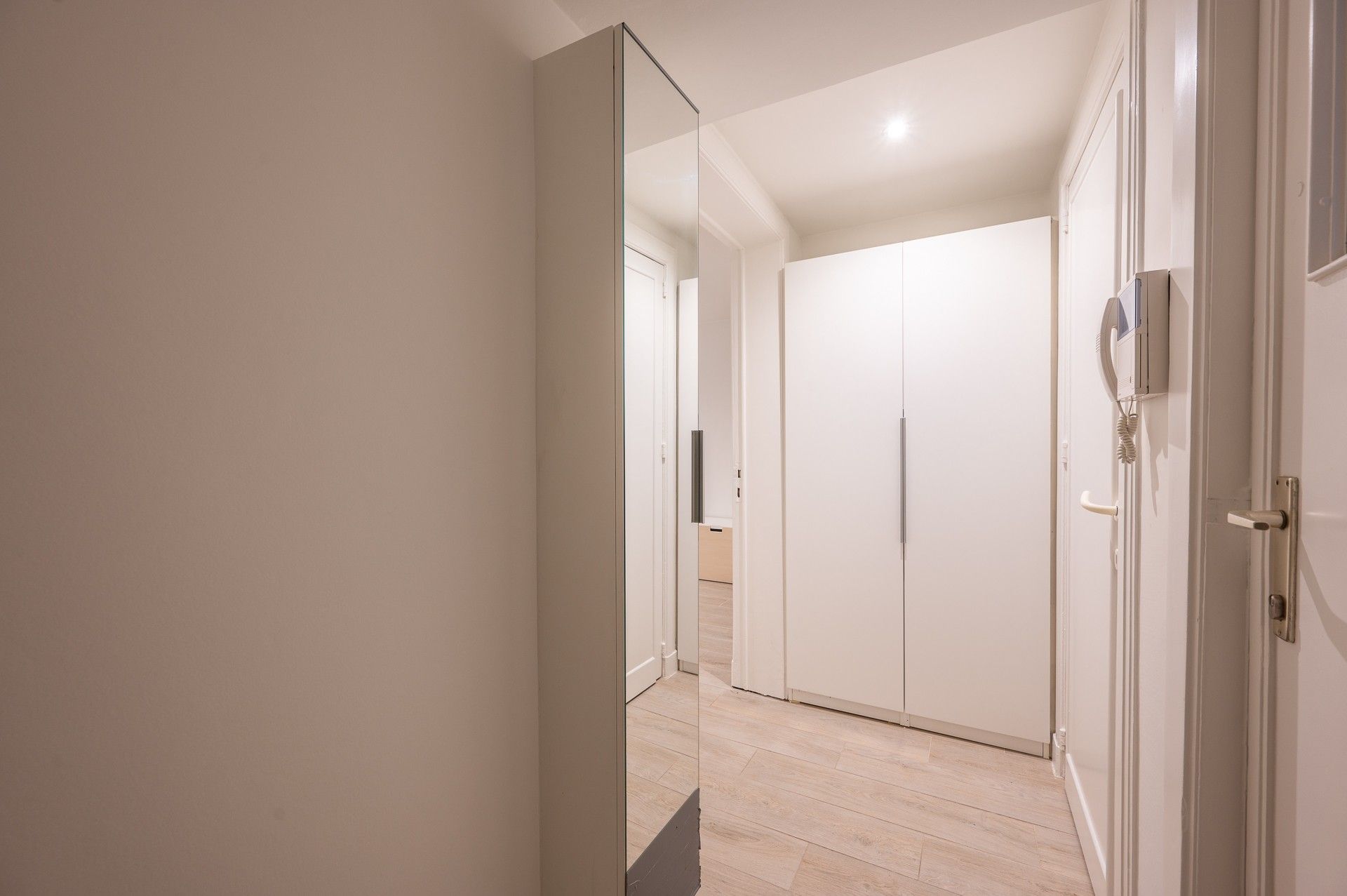 Ongemeubeld: gelijkvloers appartement in de standingvolle residentie Golf! foto 2