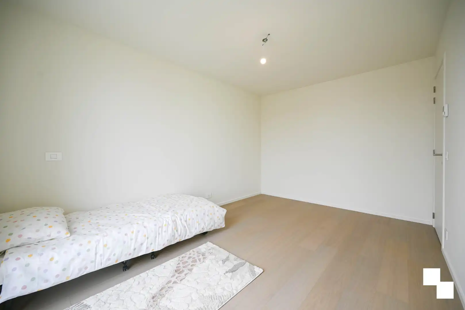 Hoogwaardig afgewerkte halfopen nieuwbouwwoning foto 19