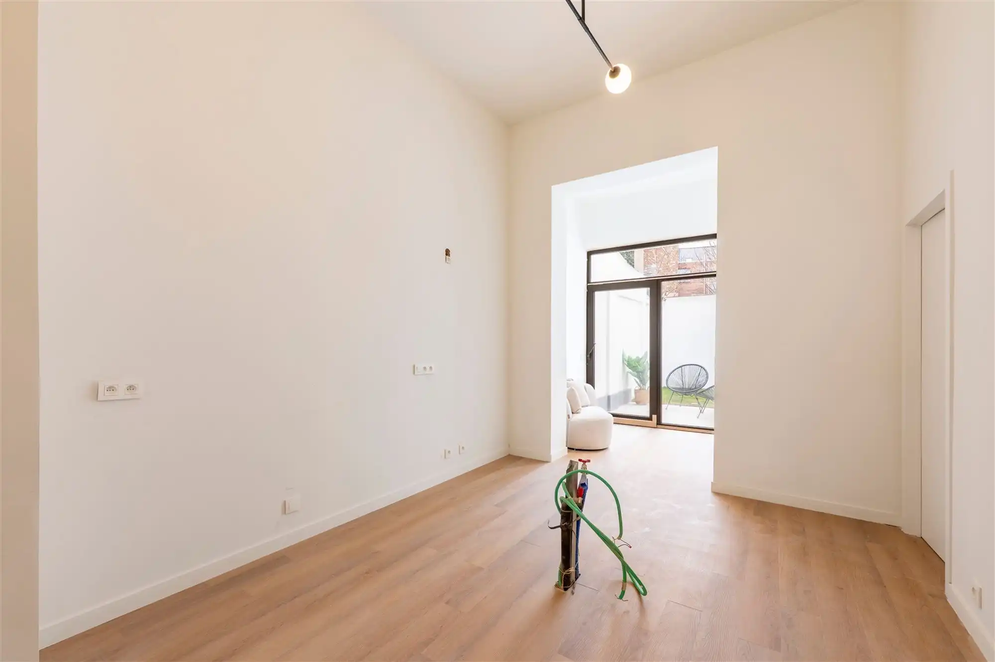 Gerenoveerd 1 slk app met tuin foto 4