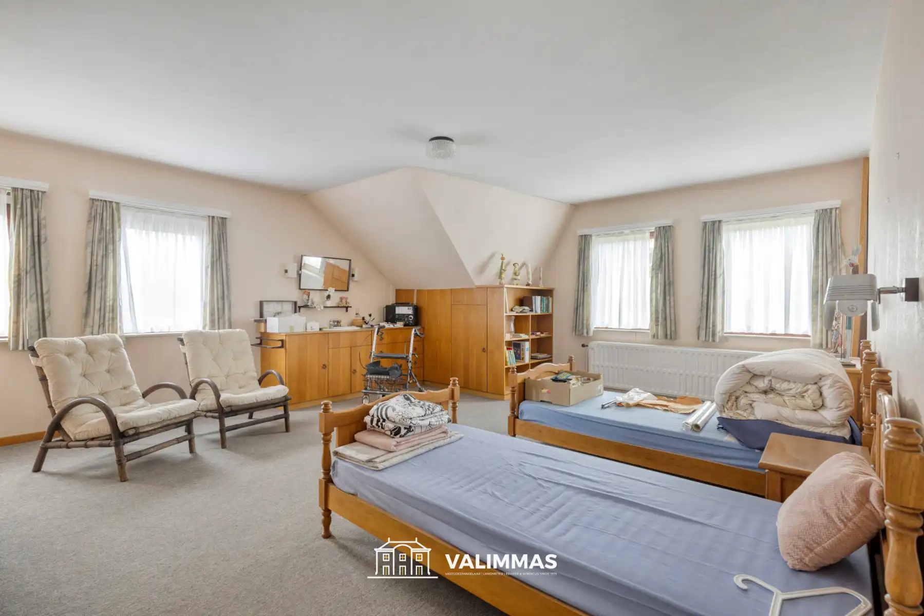 Ruime en zeer verzorgde villa met garage en mooie tuin... foto 16