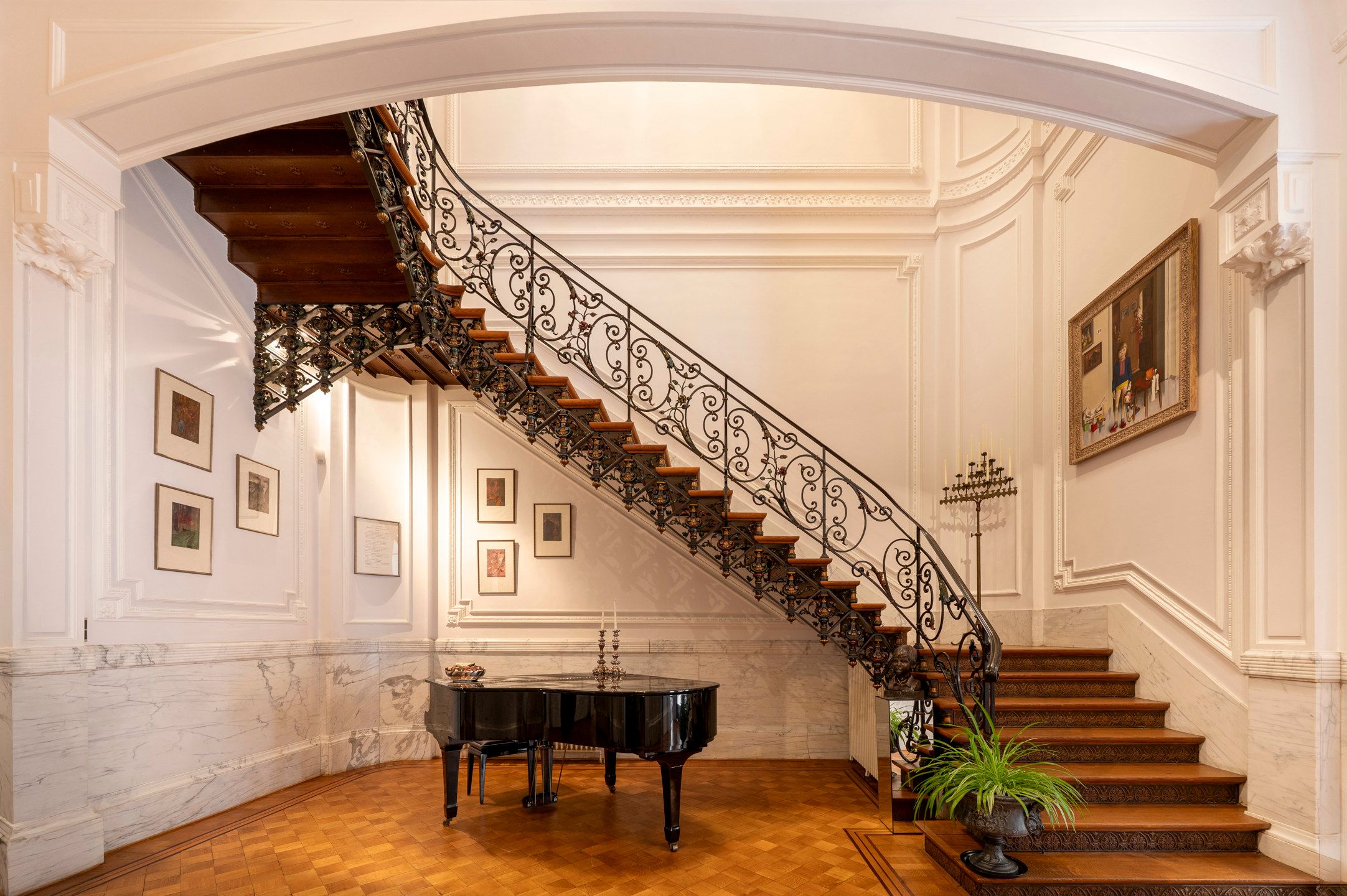 ANTWERPEN - Authentieke meesterwoning met vier garages foto 2