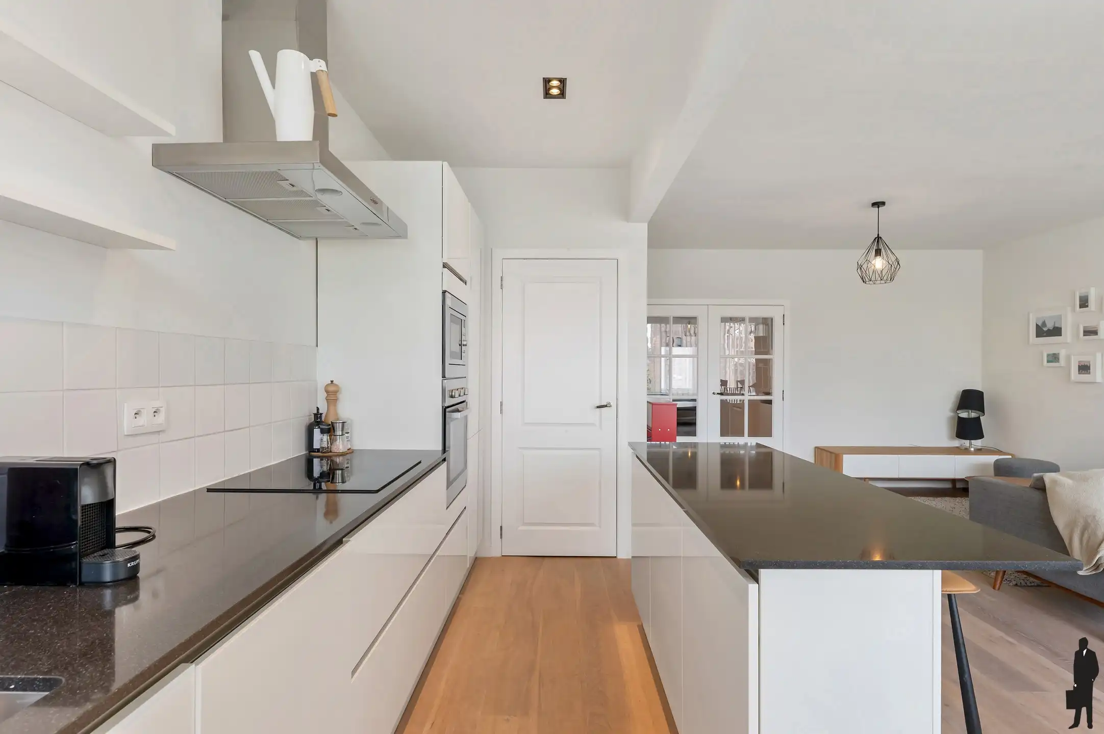 Instapklaar en prachtig gerenoveerd appartement met 2 slaapkamers en terras foto 5