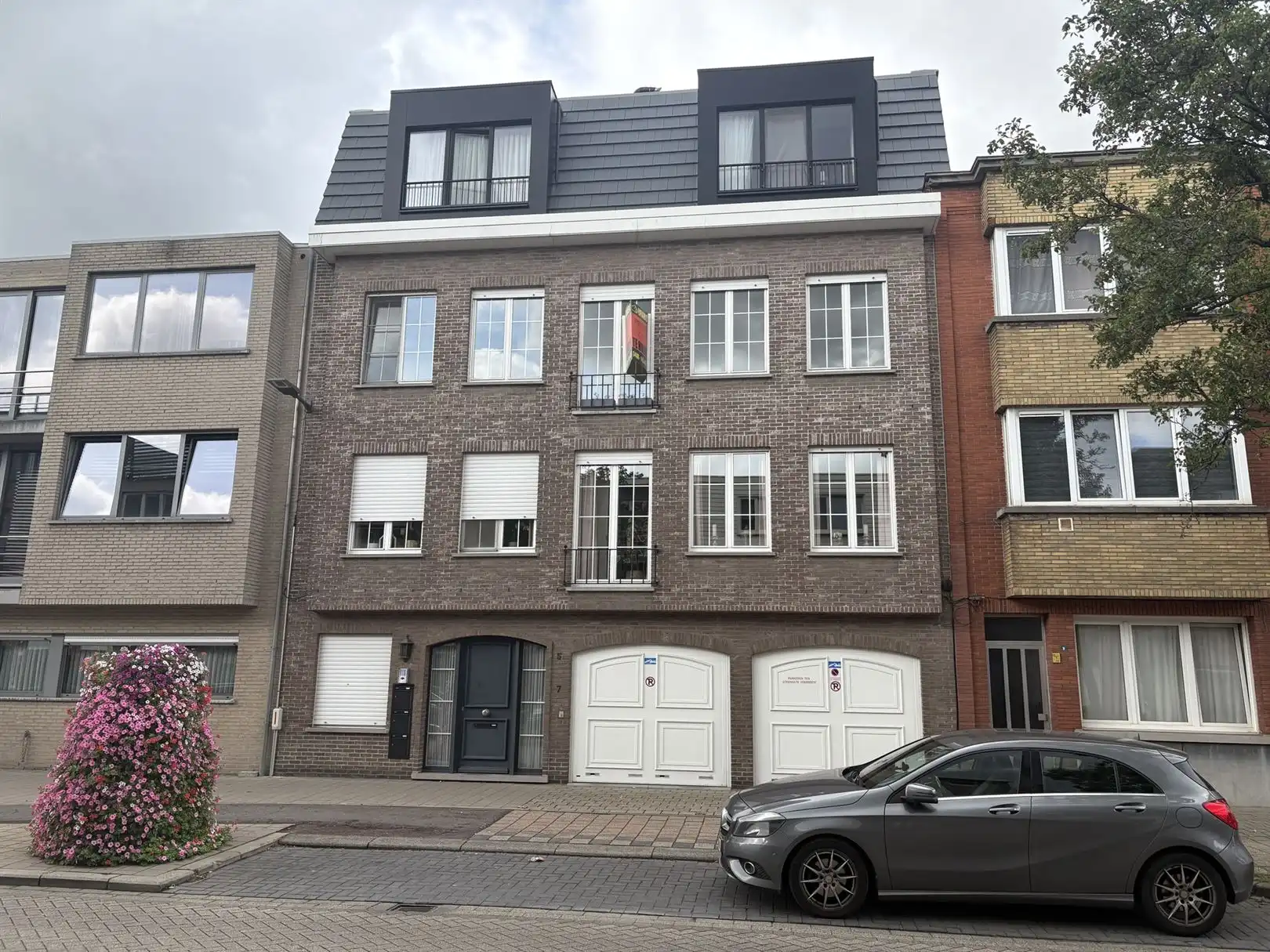 Appartement foto {{pictureIndex}}