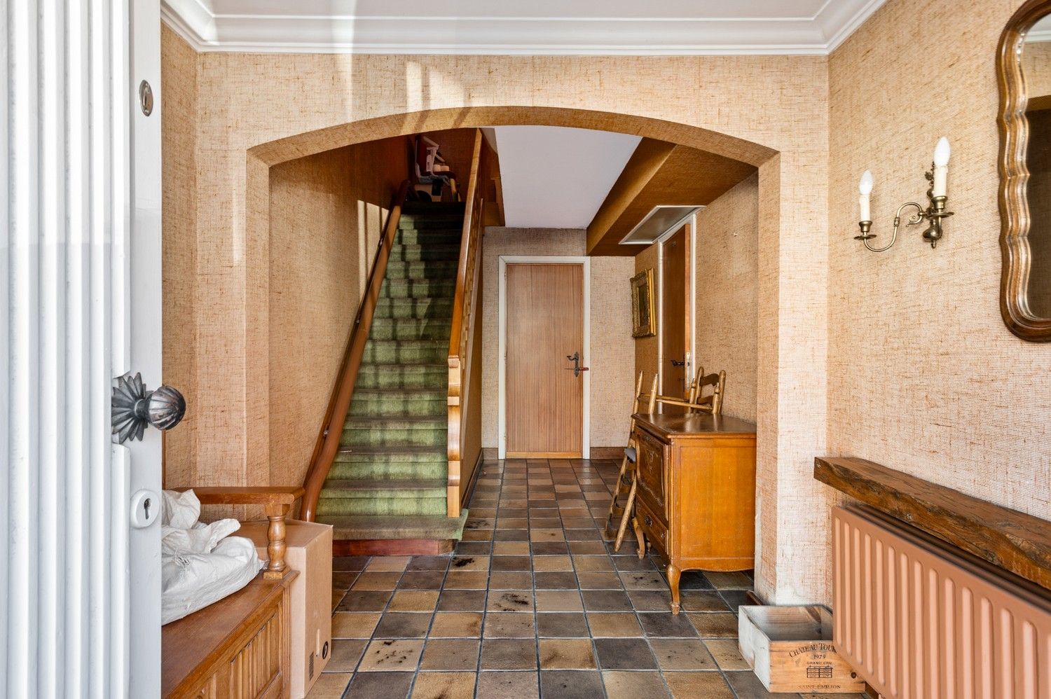 Ruim huis met 4 slaapkamers, tuin, veranda en garage in Deurne! foto 2