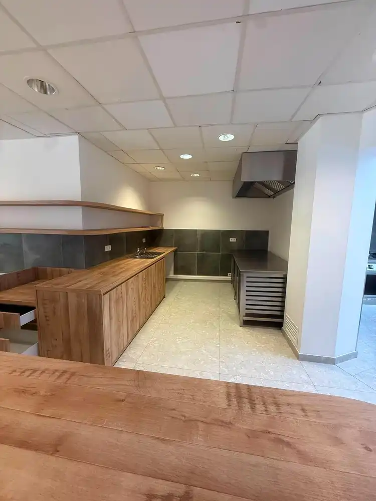 Multifunctioneel handelspand op toplocatie in Oostduinkerke-Bad foto 10