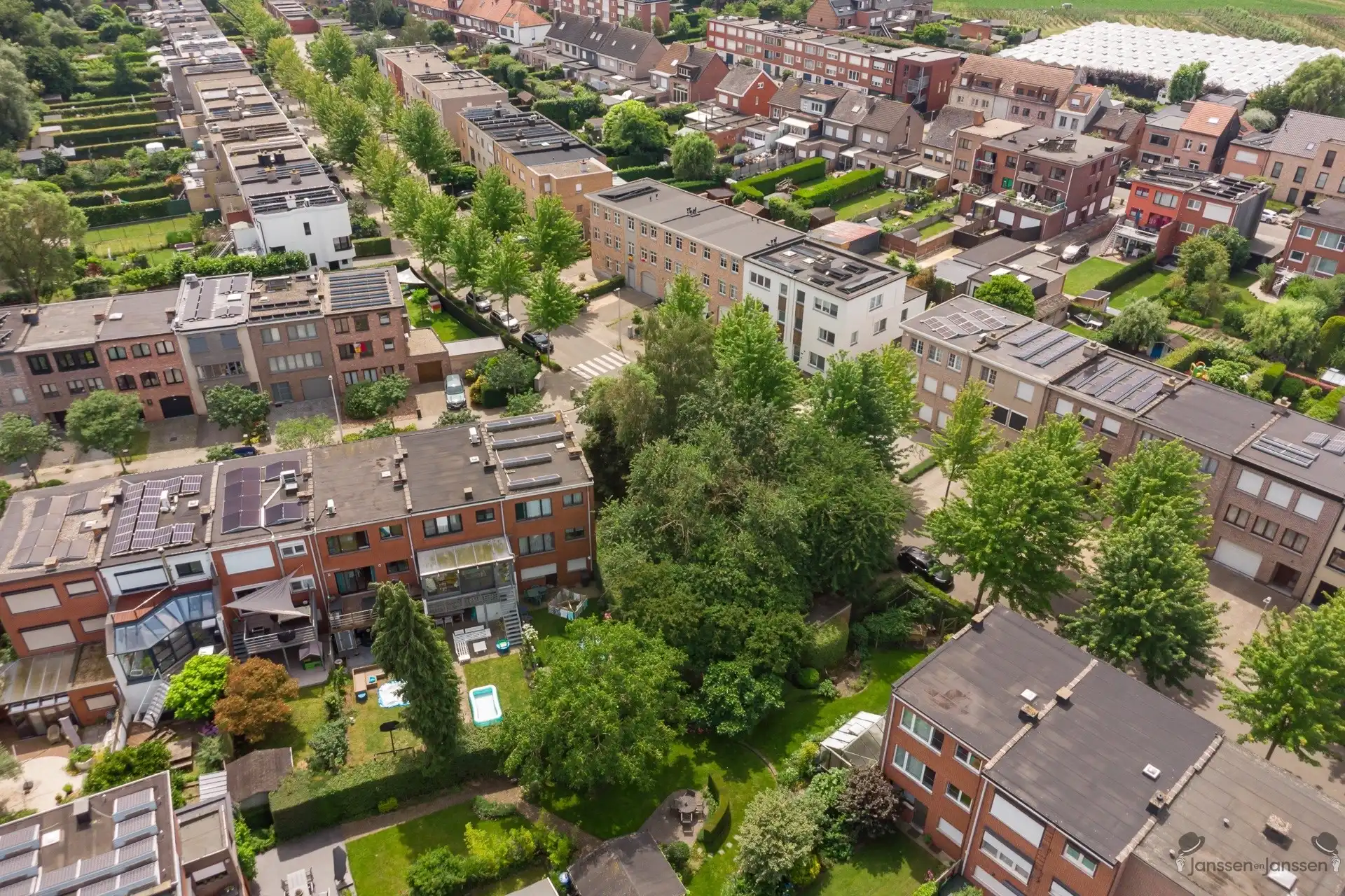 Bouwgrond van 386m² op centrale ligging voor HOB  foto 8