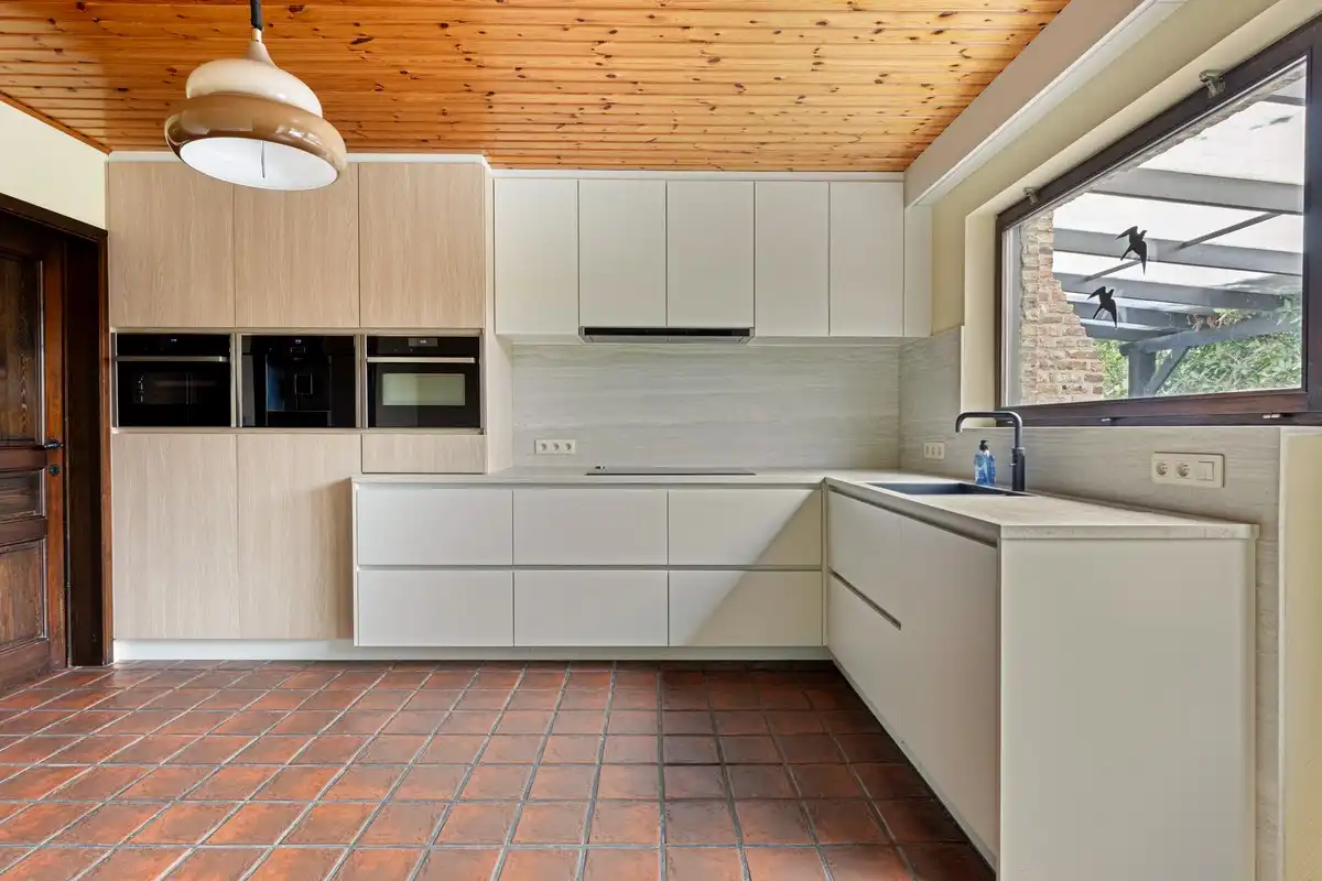 Rustig en residentieel gelegen woning met mogelijkheden op een mooi perceel van 1.317 m². foto 10