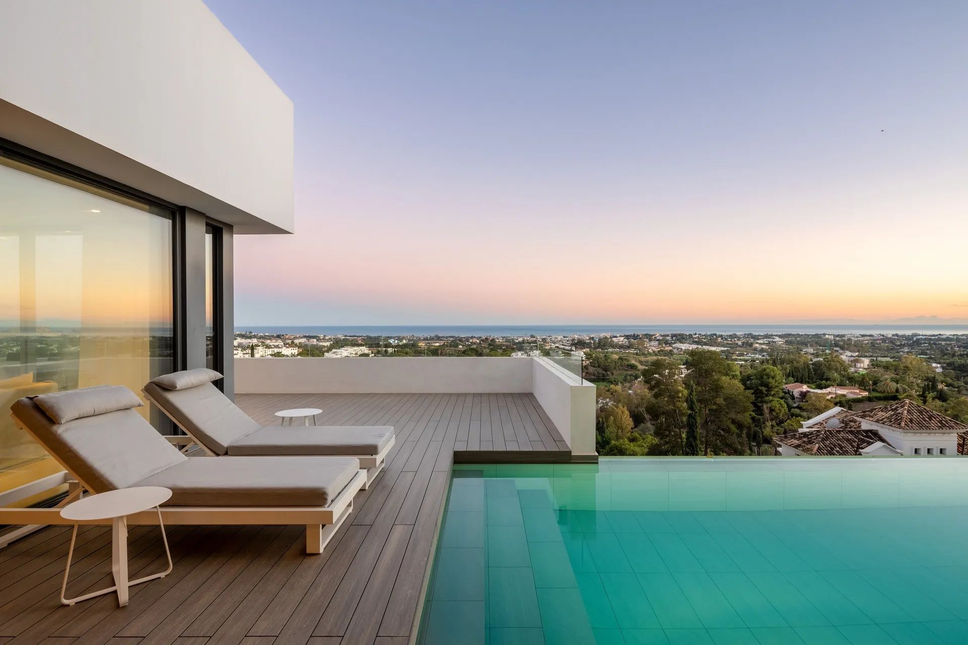 Unieke luxe villa met adembenemend uitzicht op zee en kustlijn foto 16