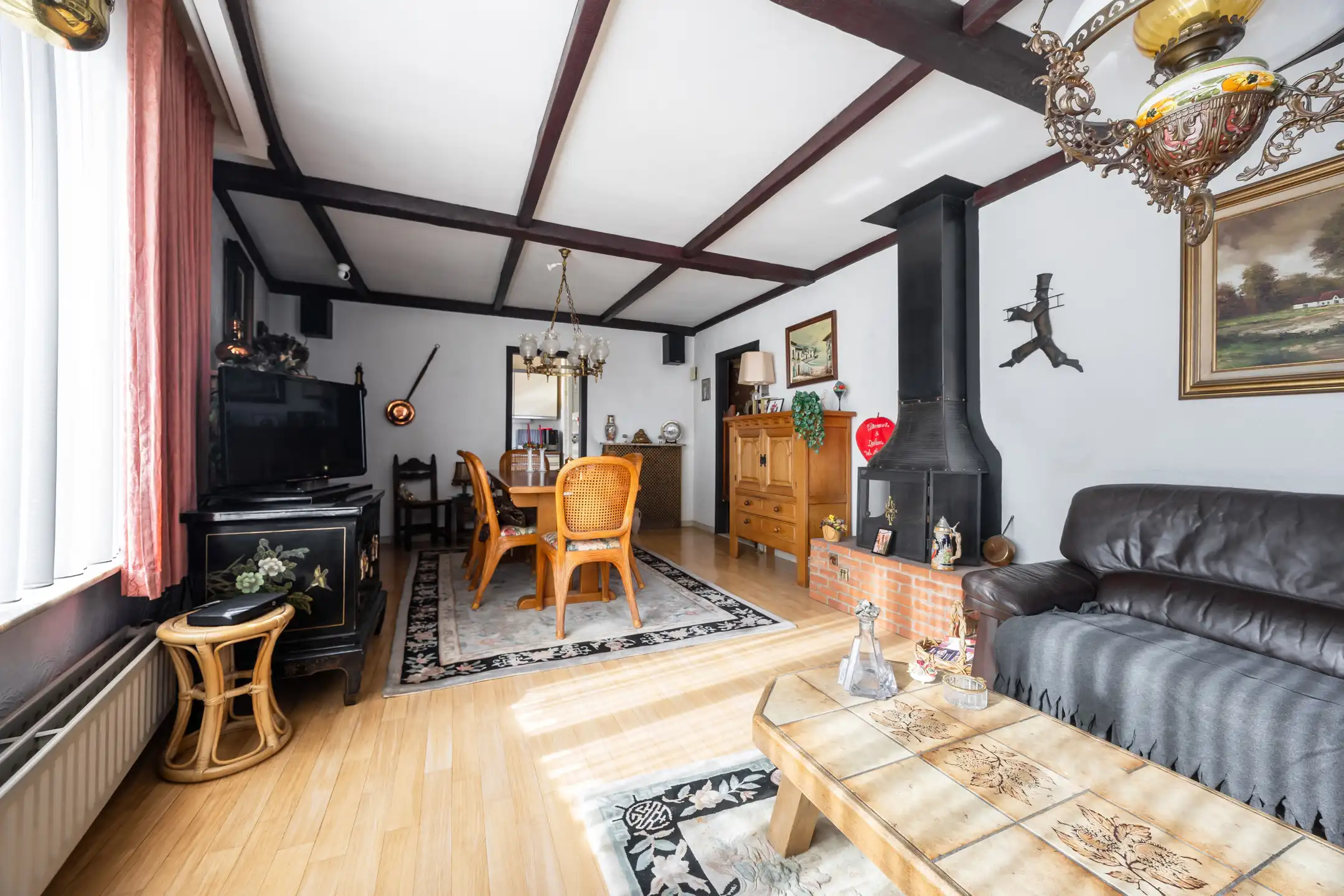 Goed gelegen appartement met 2 slaapkamers en terras foto 4