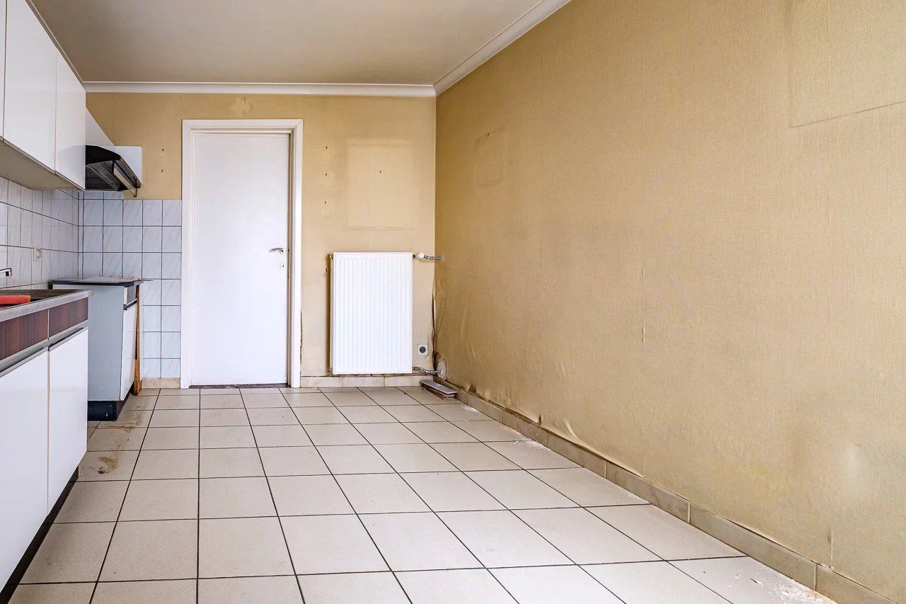 Te renoveren handelsruimte met woonst op toplocatie foto 6