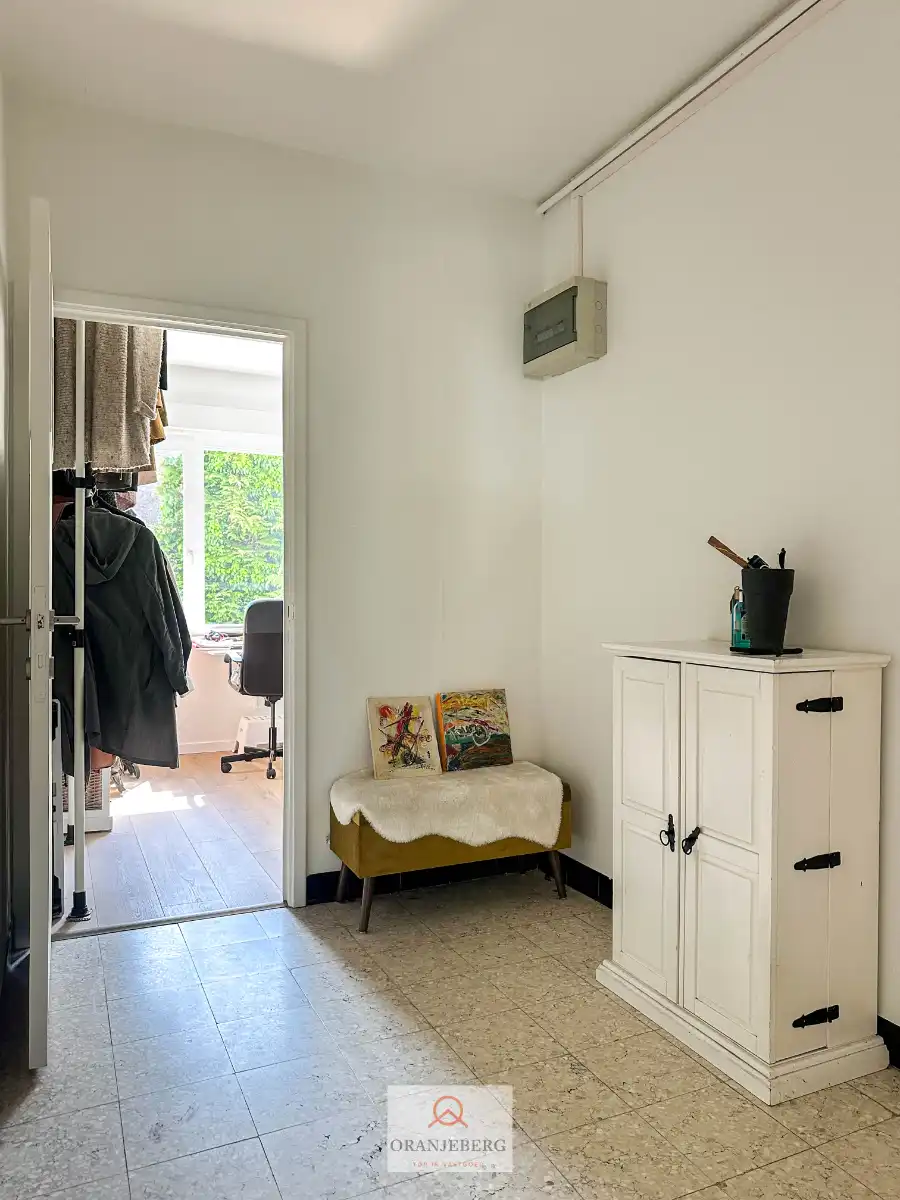 Gezellig 2 slaapkamer appartement nabij Gent-Sint-Pieters met terras en 2 kelderbergingen foto 24