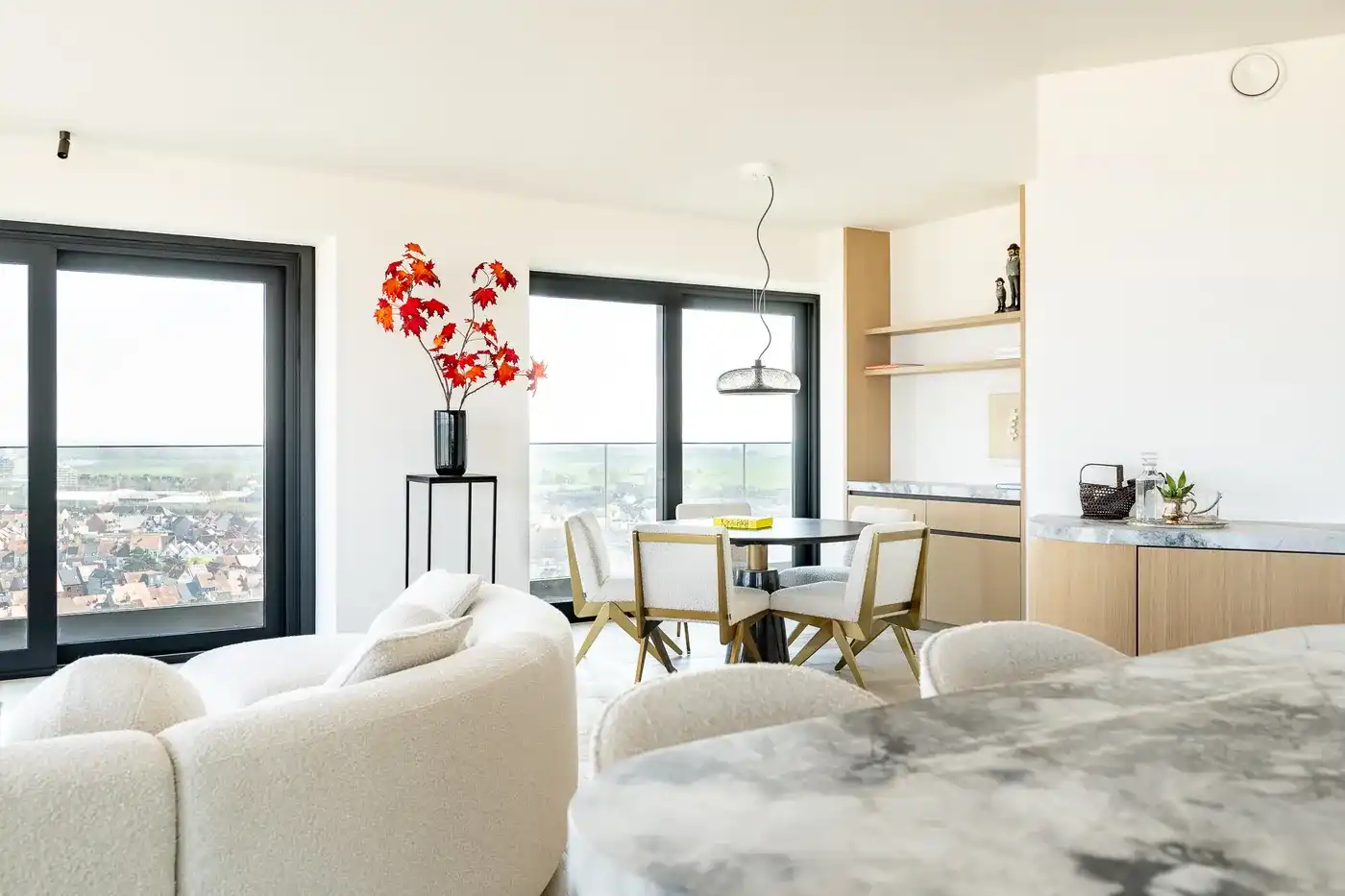 Fenomenaal afgewerkt hoek-appartement op de 15de verdieping van de Heldentoren met zicht op Zee, Knokke en omstreken. foto 5