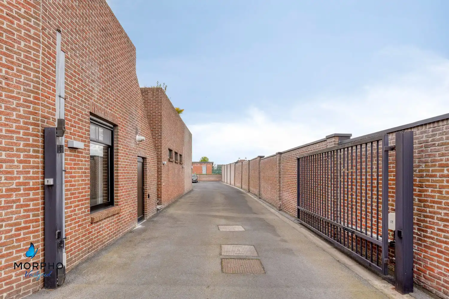 Instapklare handelswoning op topligging langs de N50 te koop in Wingene foto 8